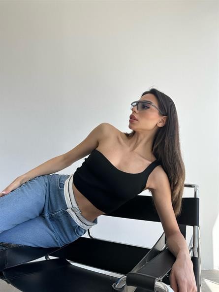 Tek Kol Triko Crop Siyah