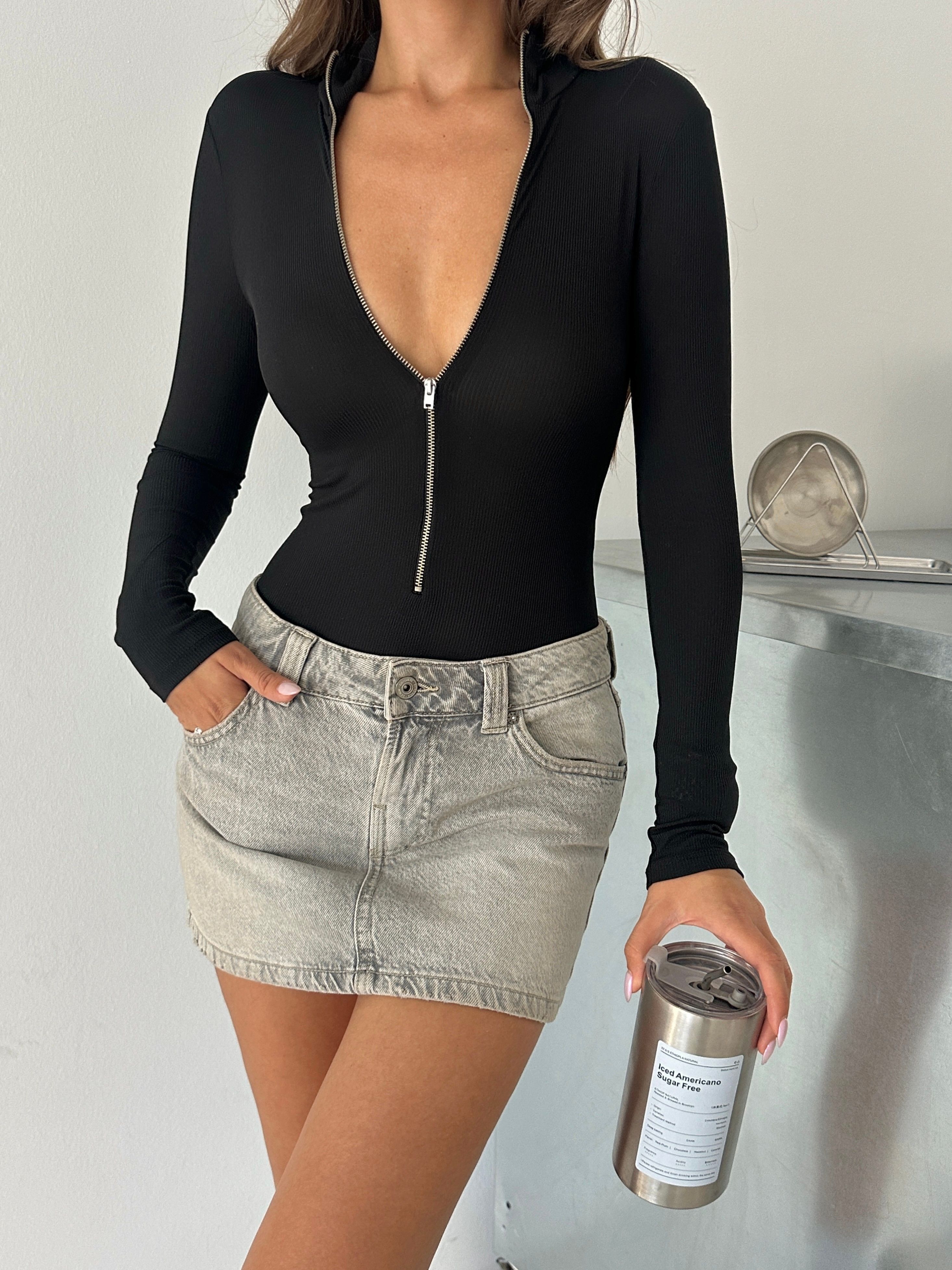 Dik Yaka Fermuarlı Bodysuit - Siyah