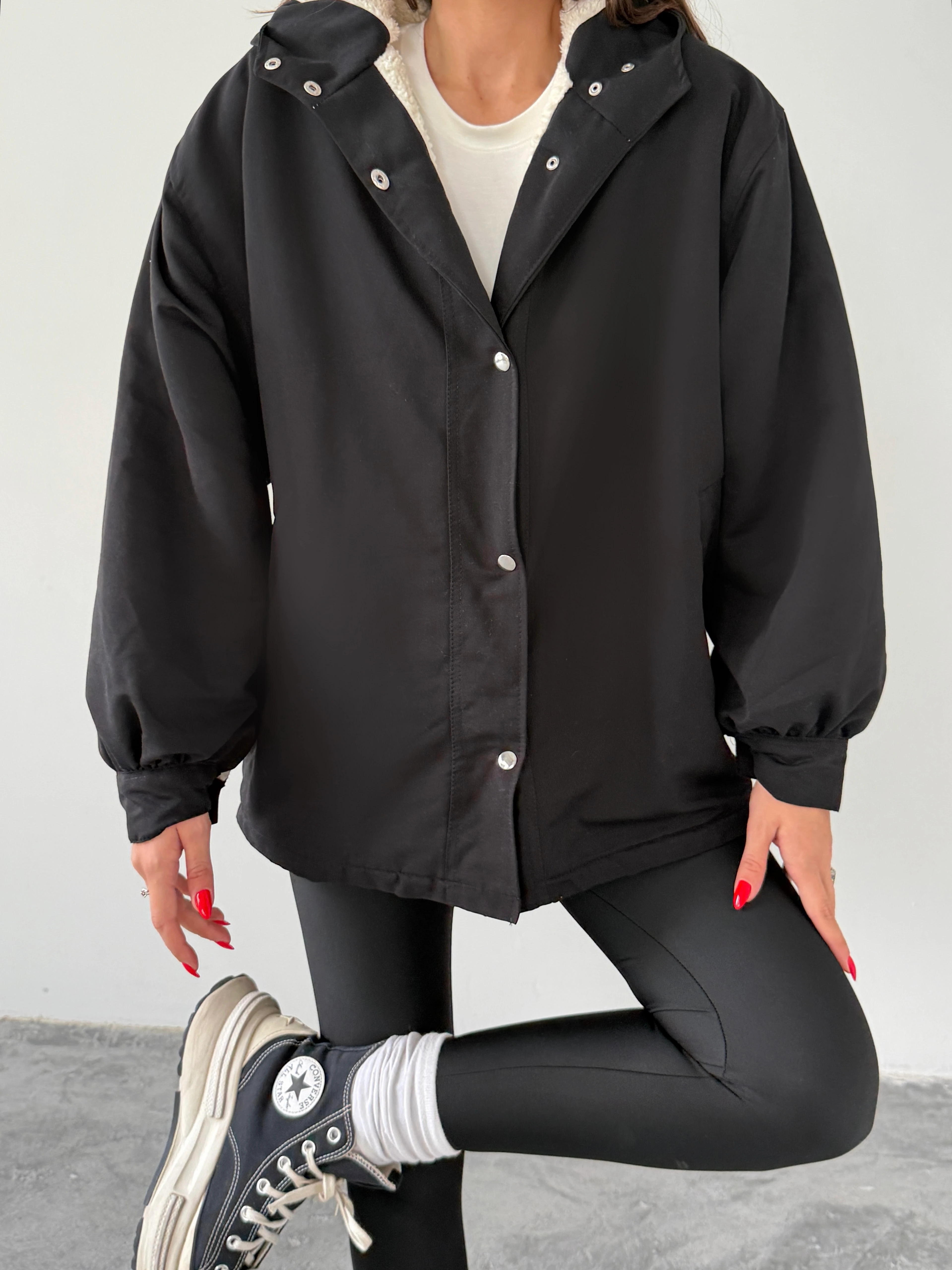 Kapüşonlu İçi Peluş Mont