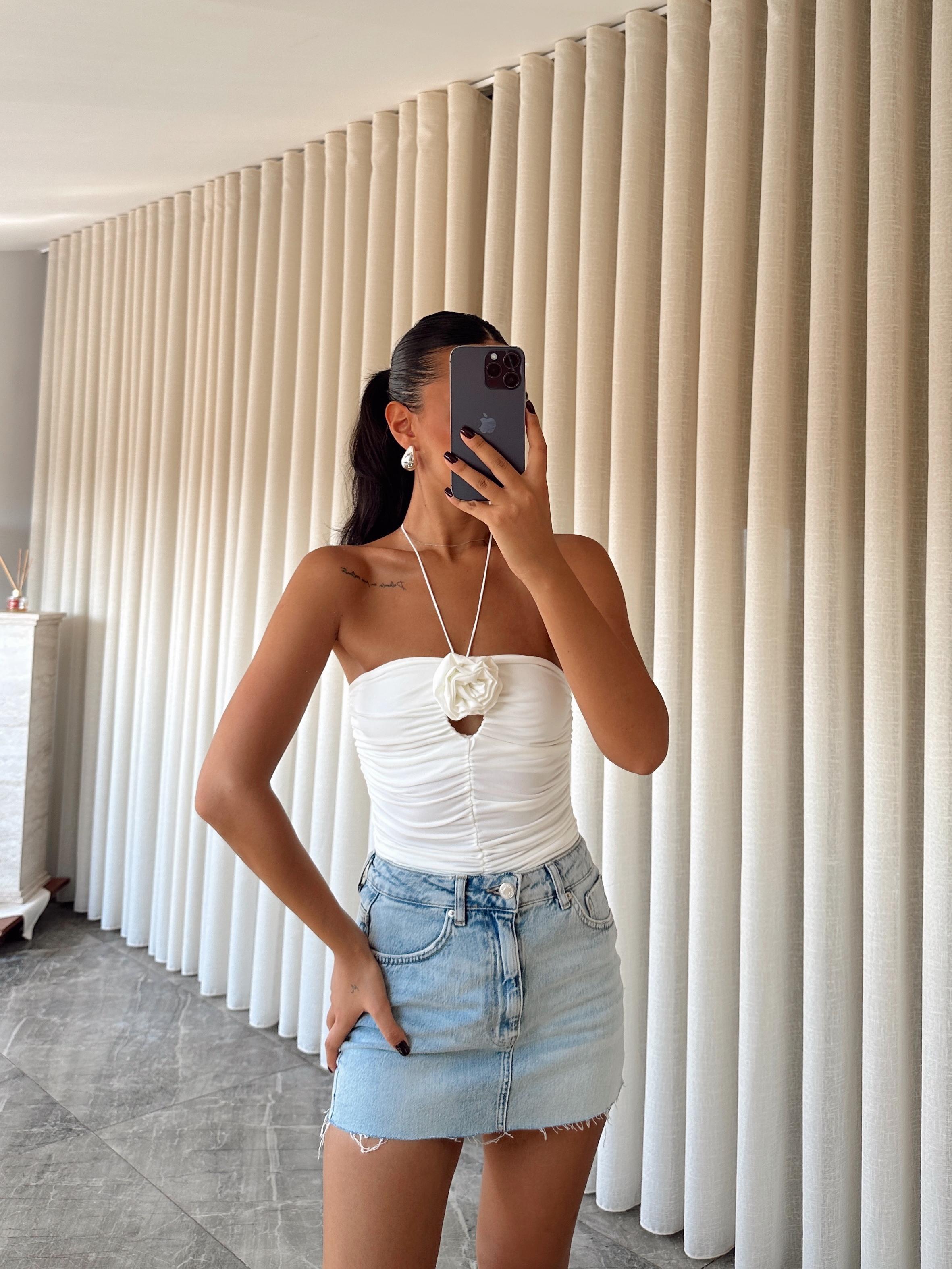 Milla Gül Detay Boyundan Bağlamalı Bodysuit Beyaz