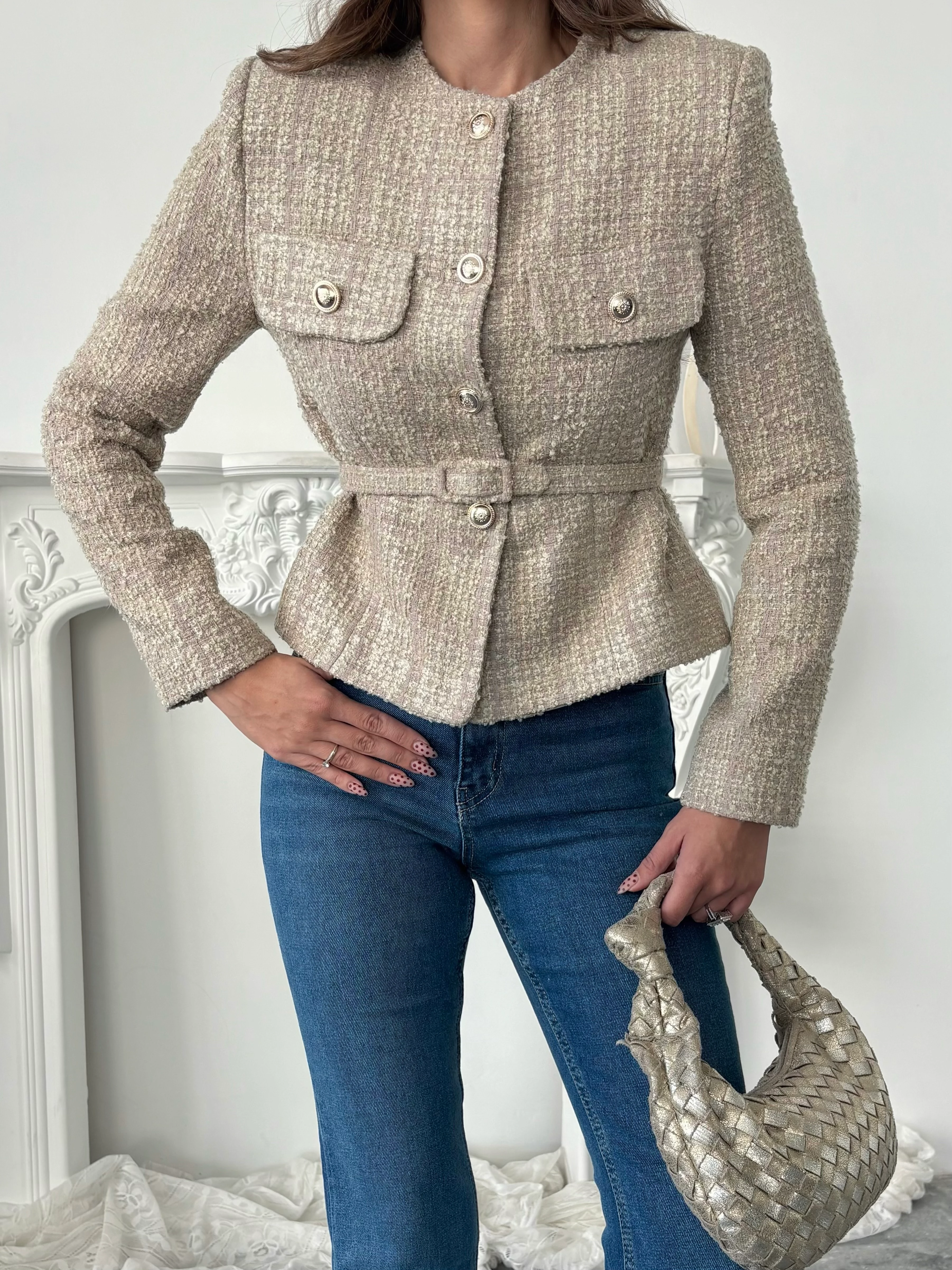 Kemer Detaylı Düğmeli Ceket