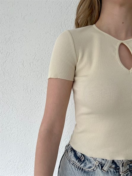 Boyun Dekolte Fitilli Basic Krem