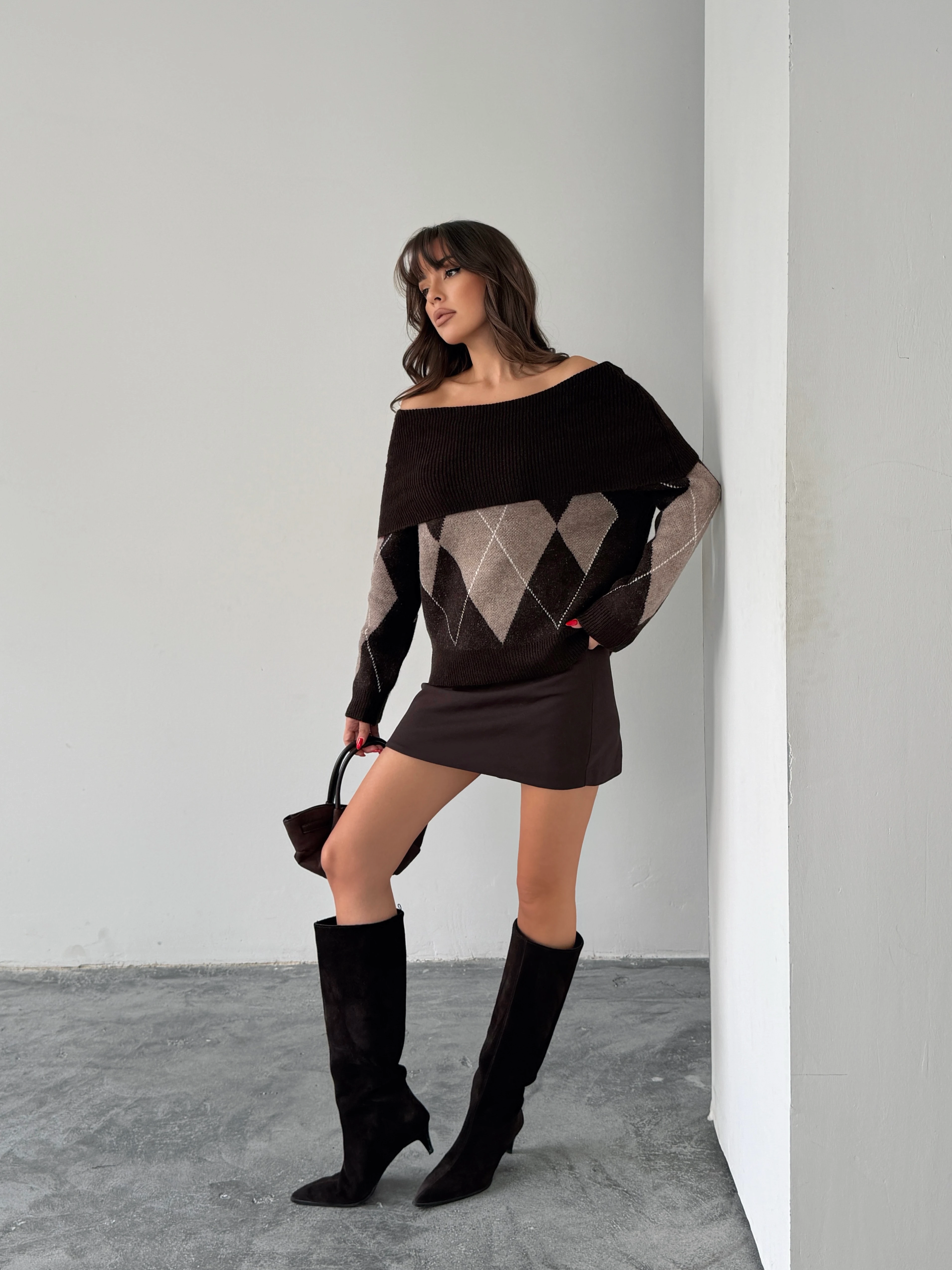 Baklavalı Madonna Yaka Kazak