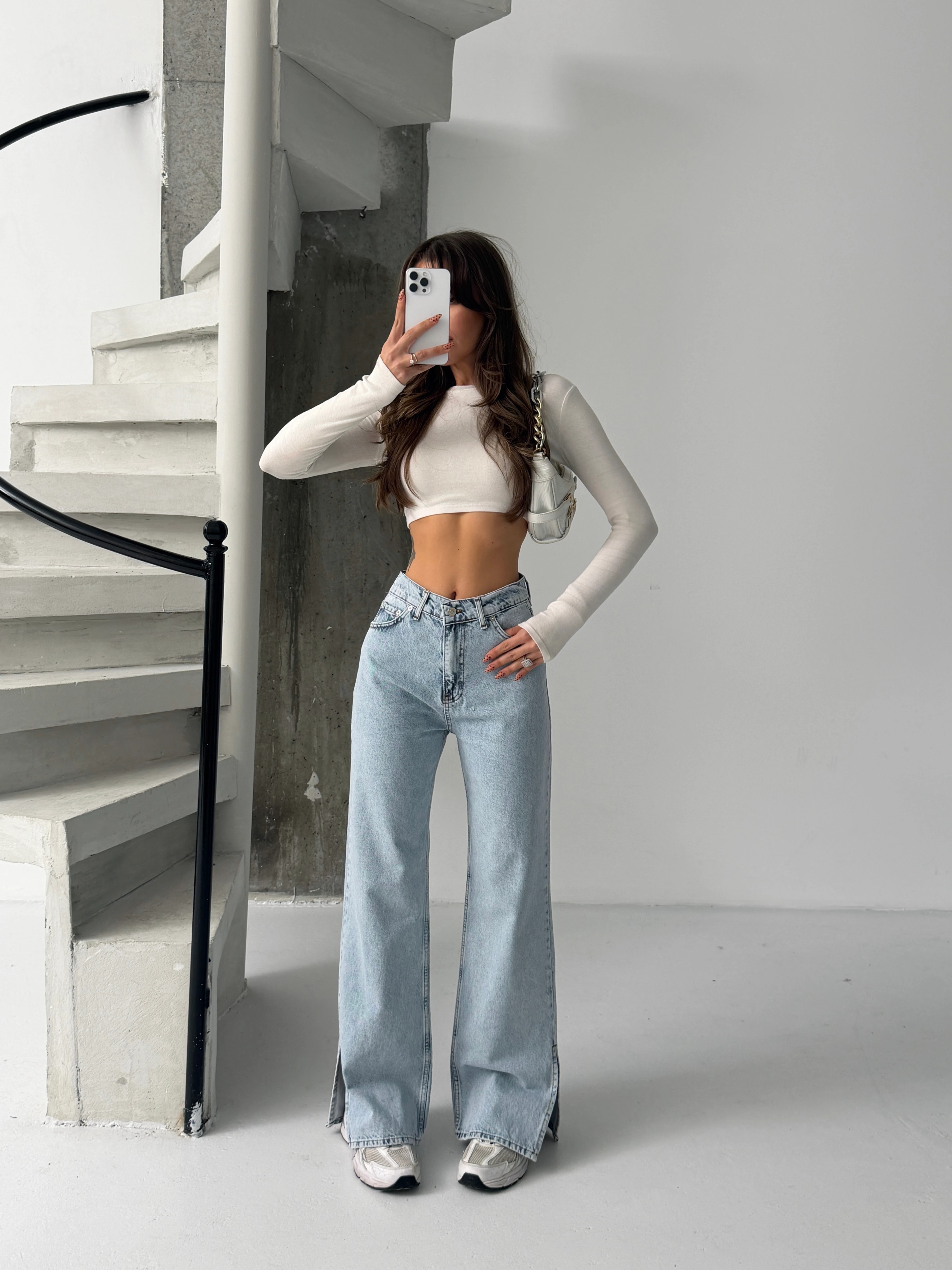 Paçası Yırtmaçlı Jean 