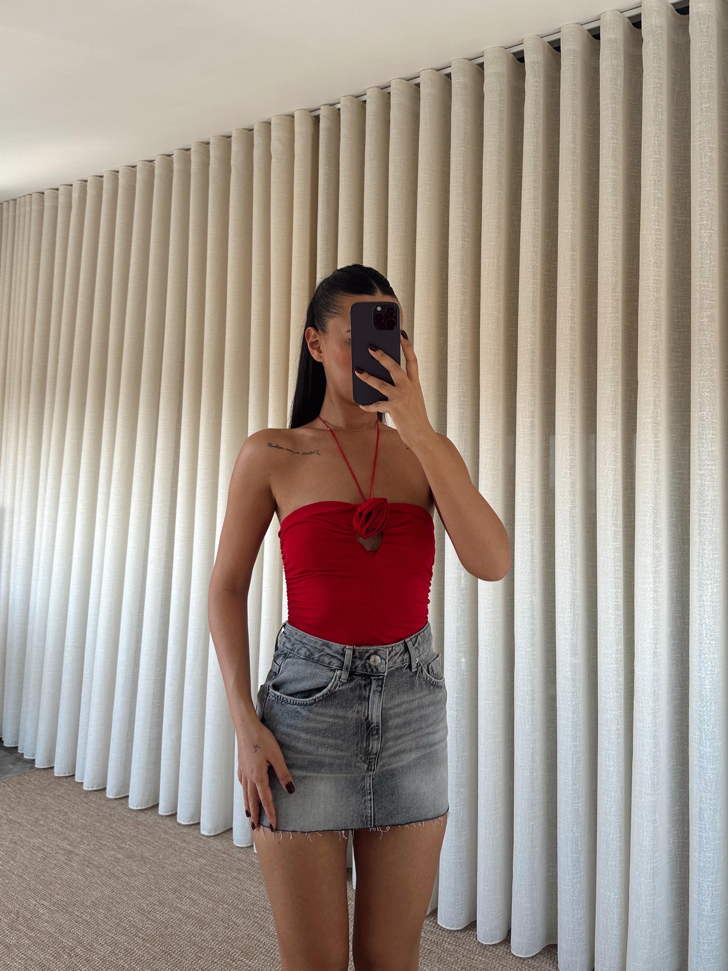 Milla Gül Detay Boyundan Bağlamalı Bodysuit Kırmızı