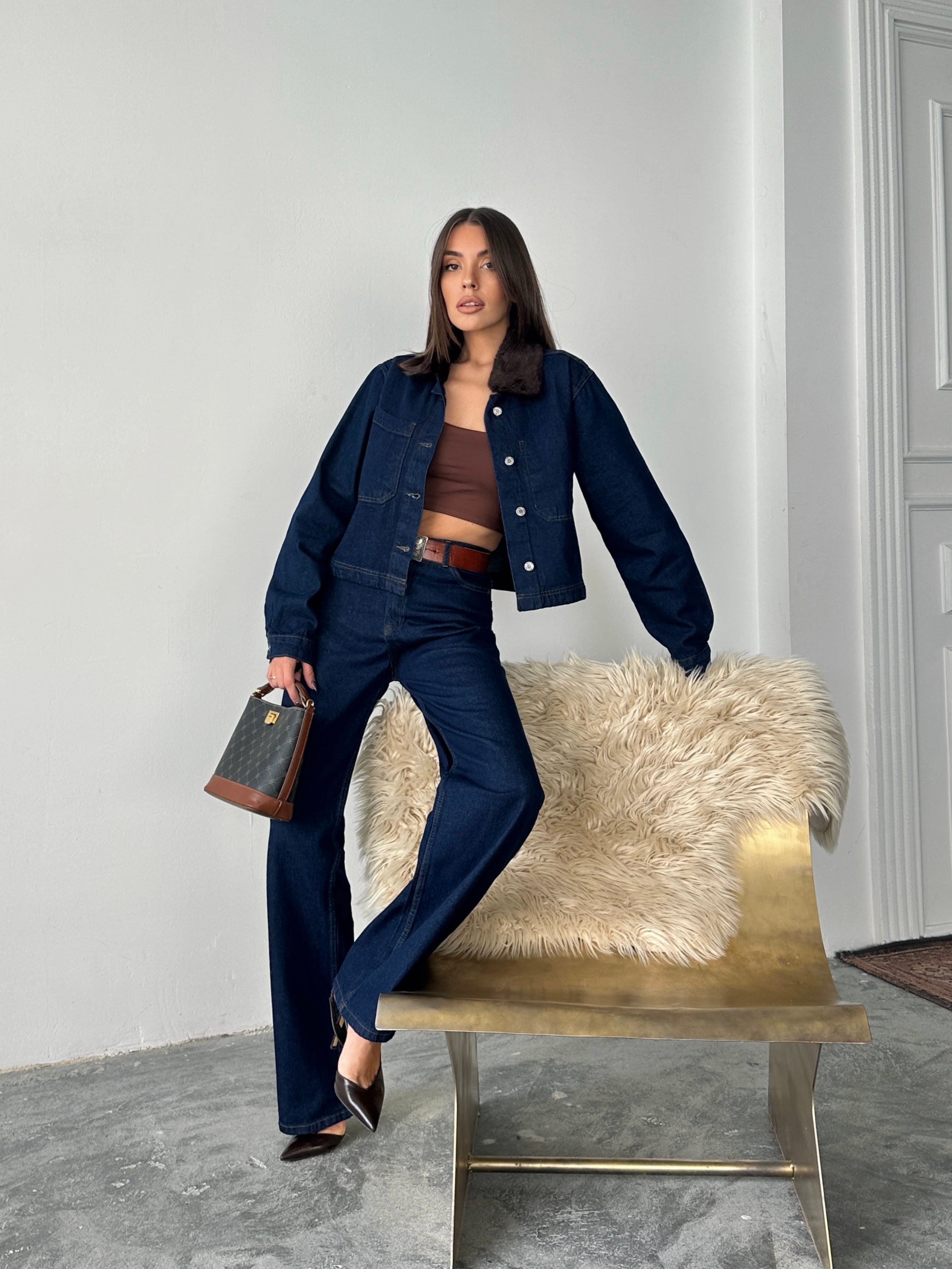 Yakası Kürklü Denim Takım