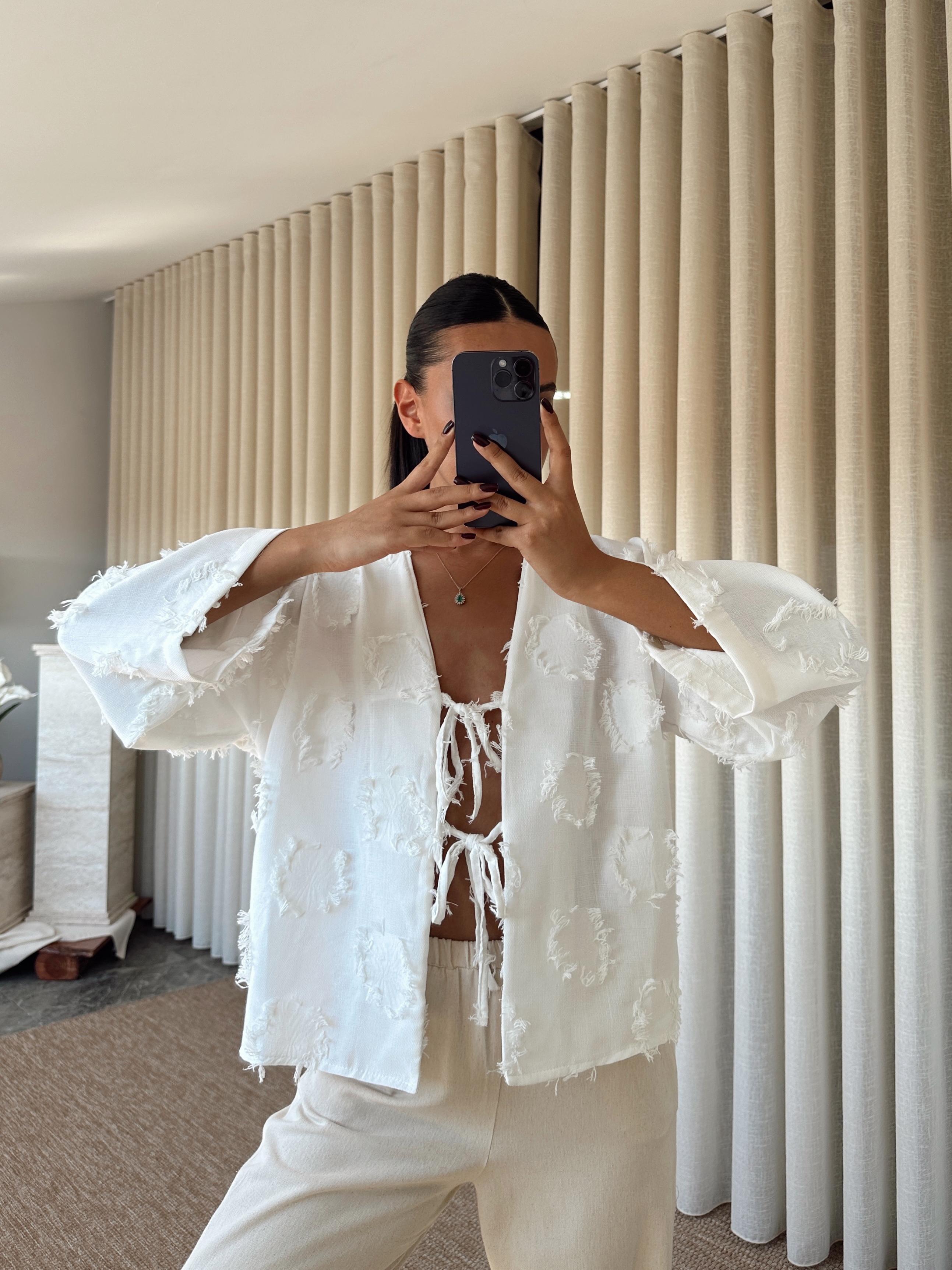 Püskül Detaylı Bağlamalı Kimono - Beyaz