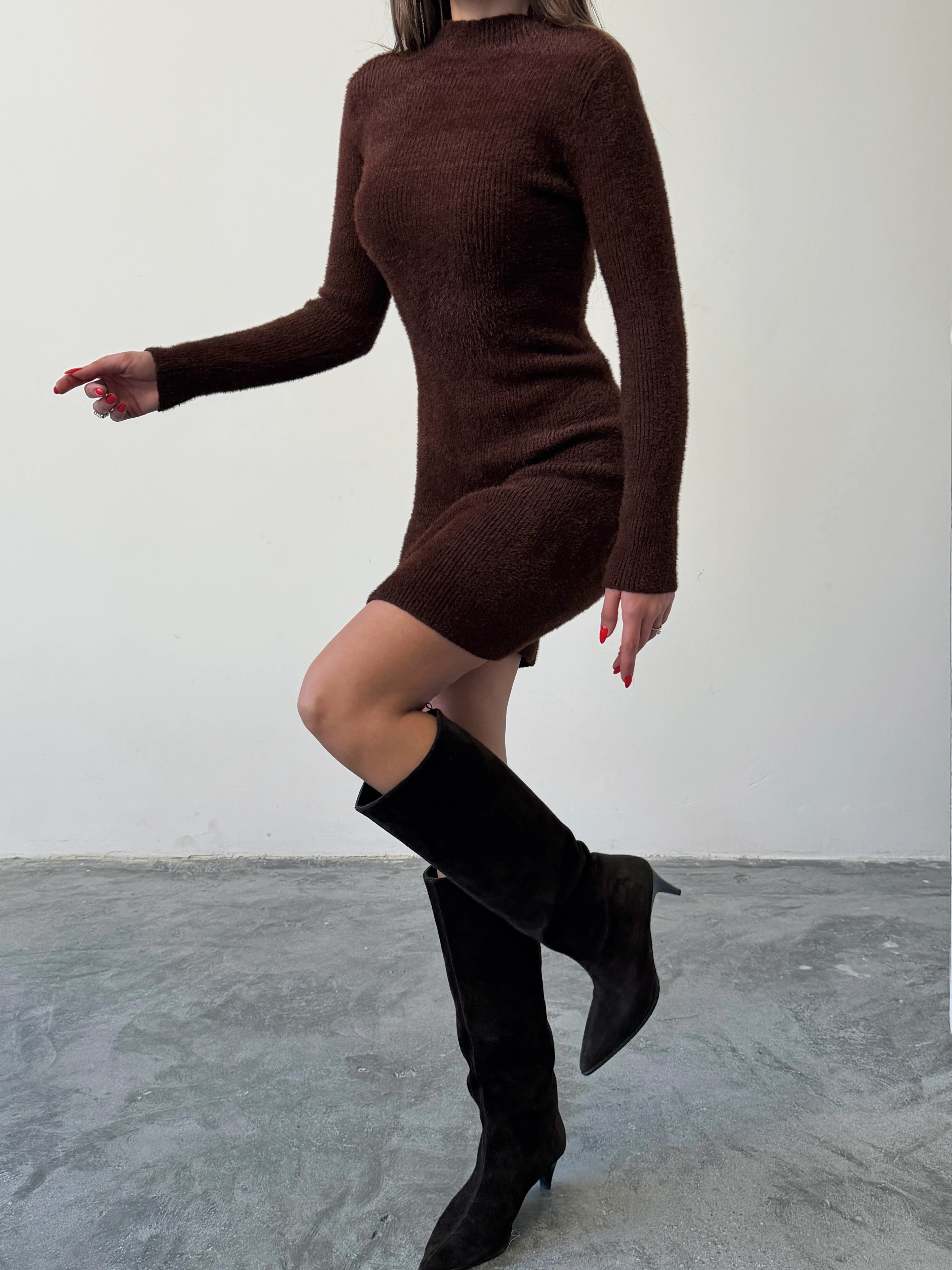 Dik Yaka Yumoş Elbise - Kahve