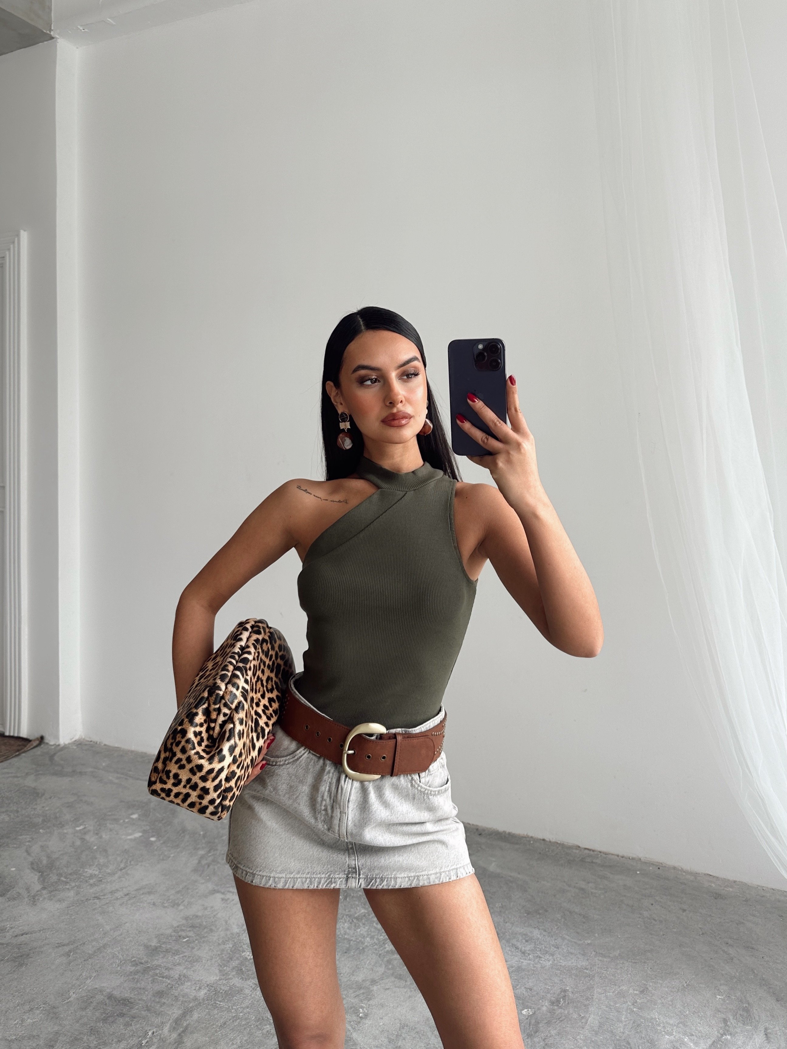 Zen Fitilli Asimetrik Bodysuit Haki Yeşil