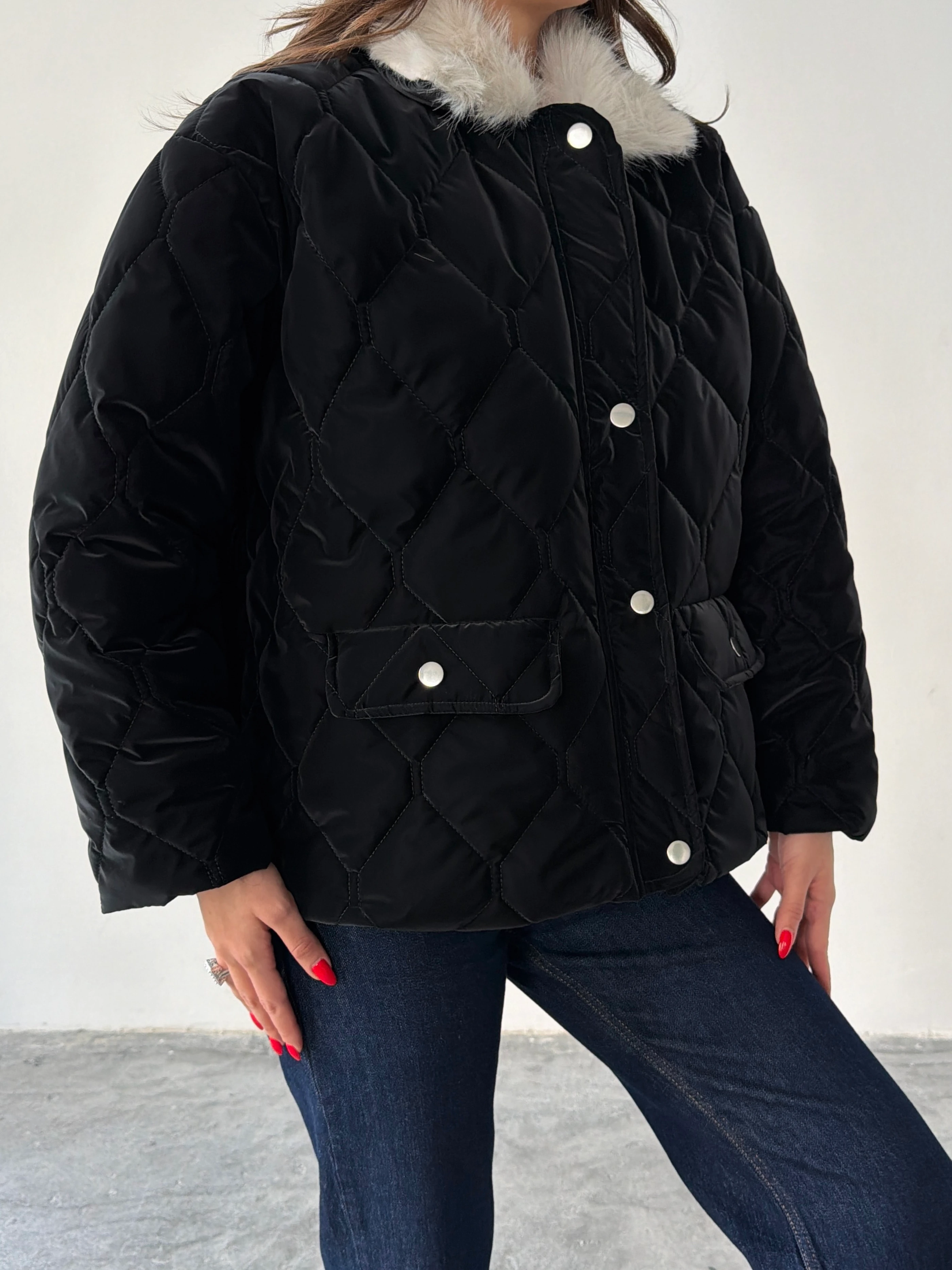 Kapitone Kürk Detay Mont  - Siyah