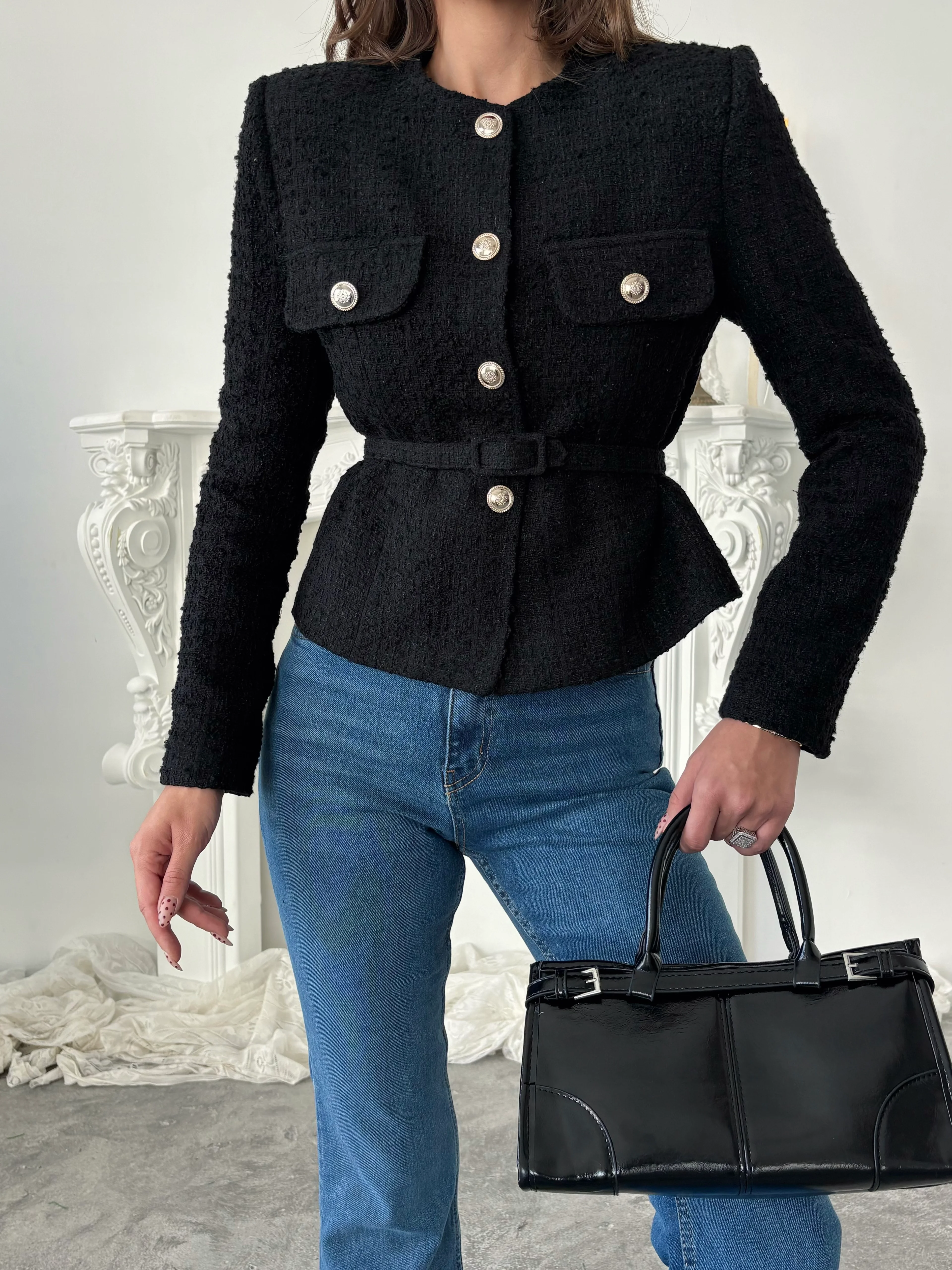 Kemer Detaylı Düğmeli Ceket - Siyah