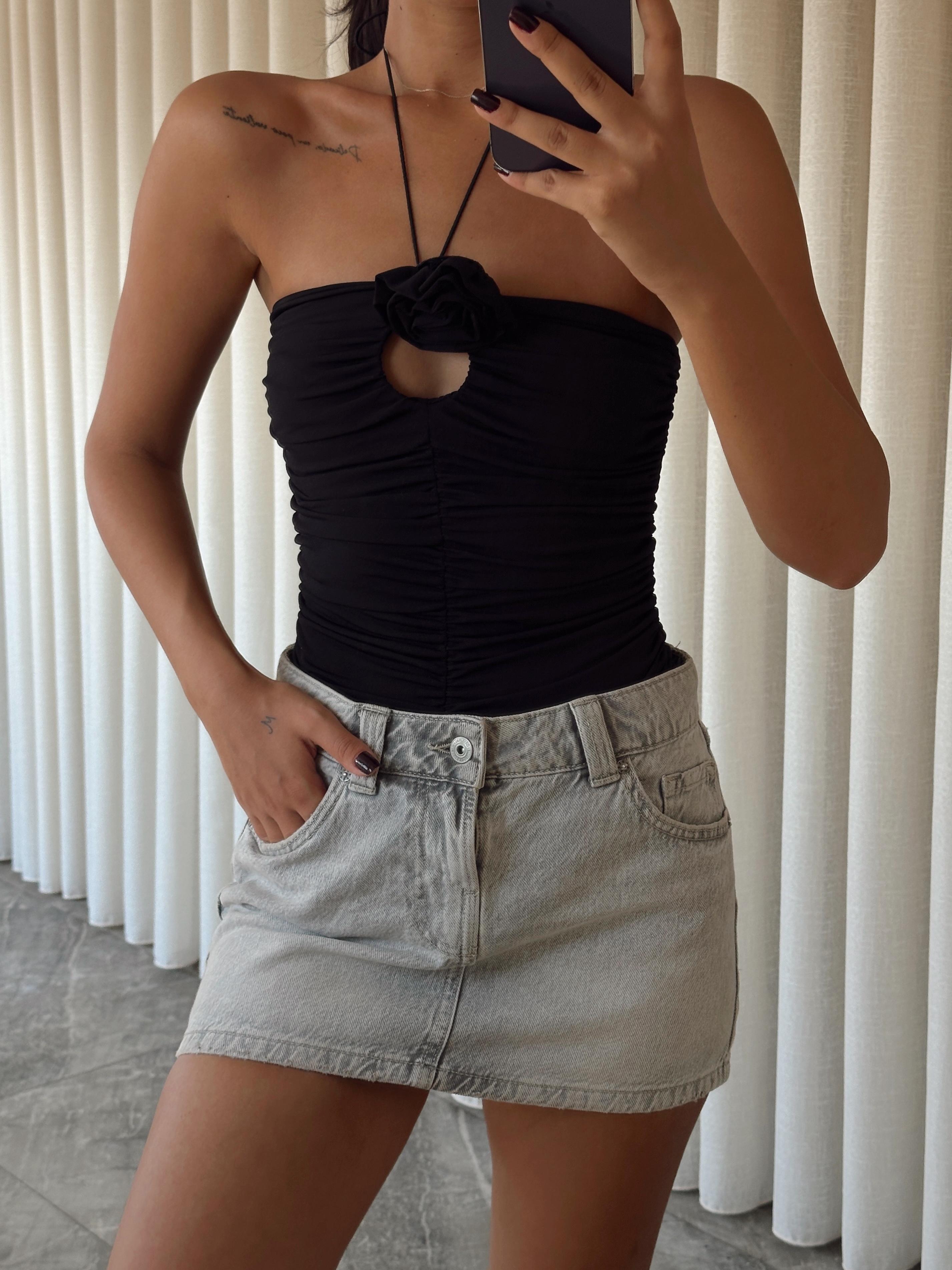 Milla Gül Detay Boyundan Bağlamalı Bodysuit Siyah