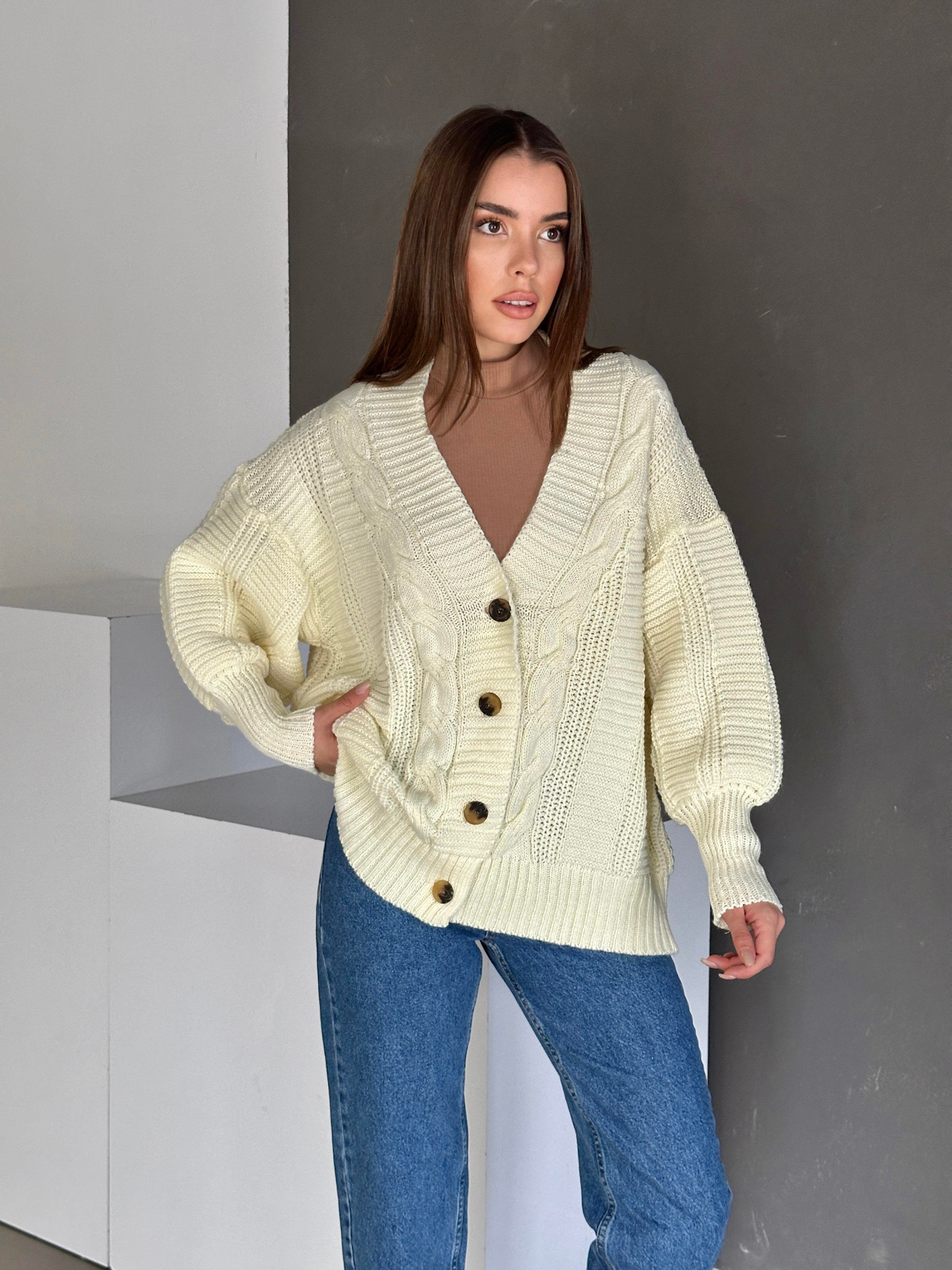 Düğmeli Oversize Örgü Hırka Krem