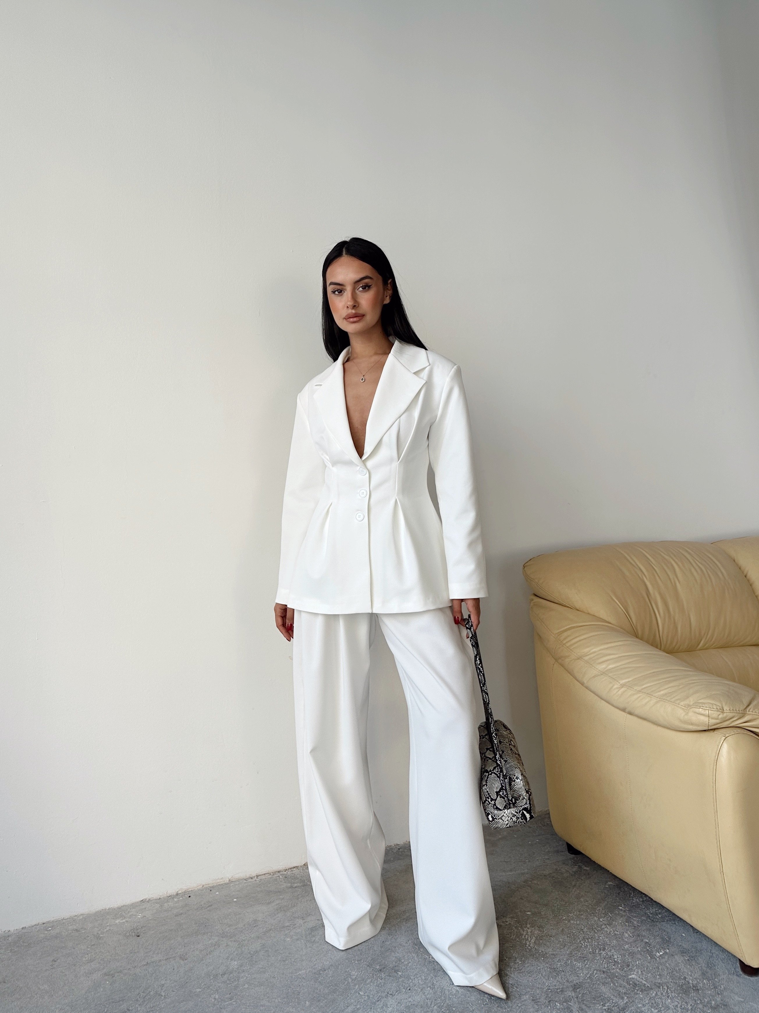 Pile Detay Oturtmalı Blazer Ceket  - Beyaz