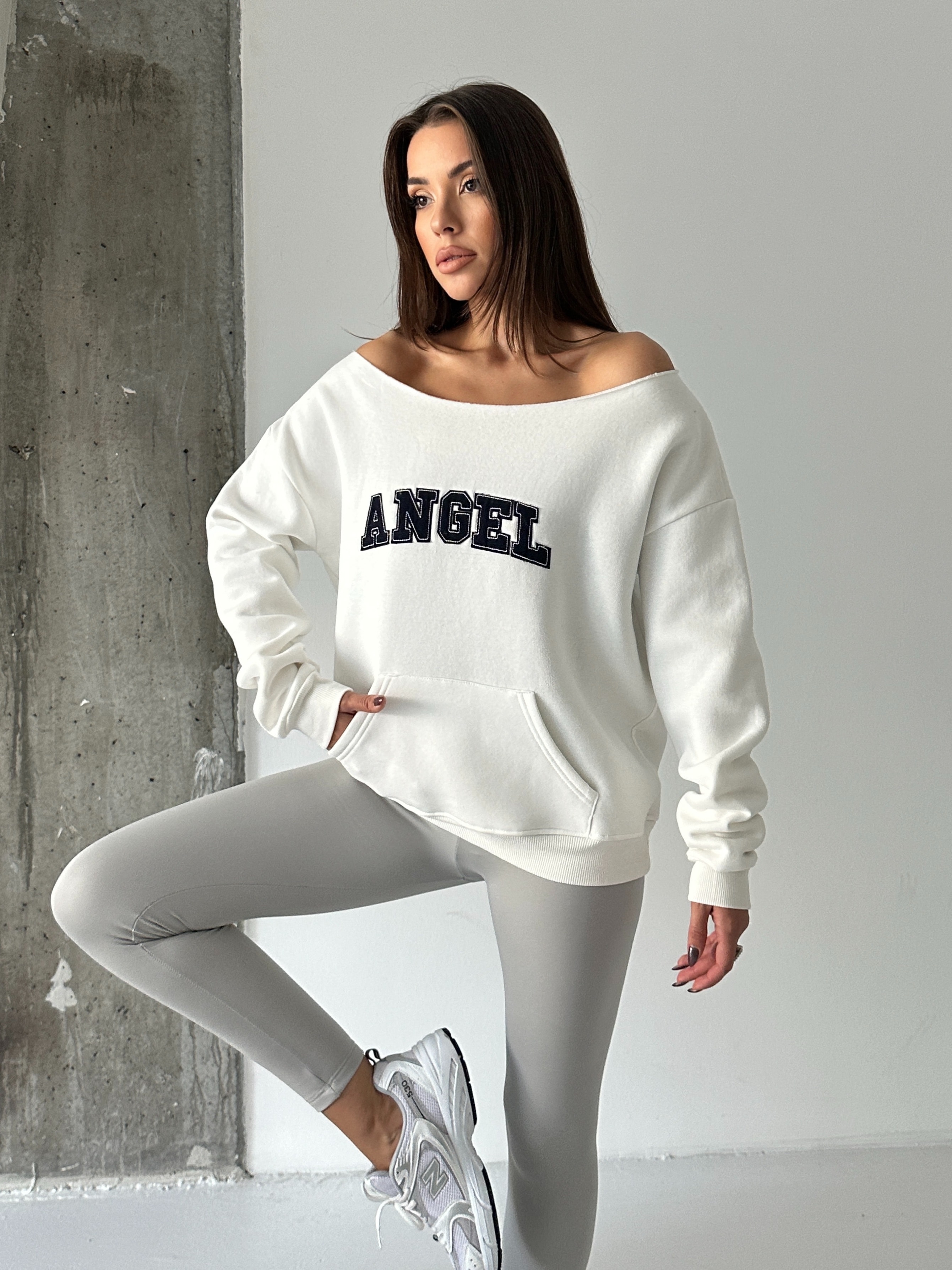 Angel Nakışlı Kayık Yaka Sweat