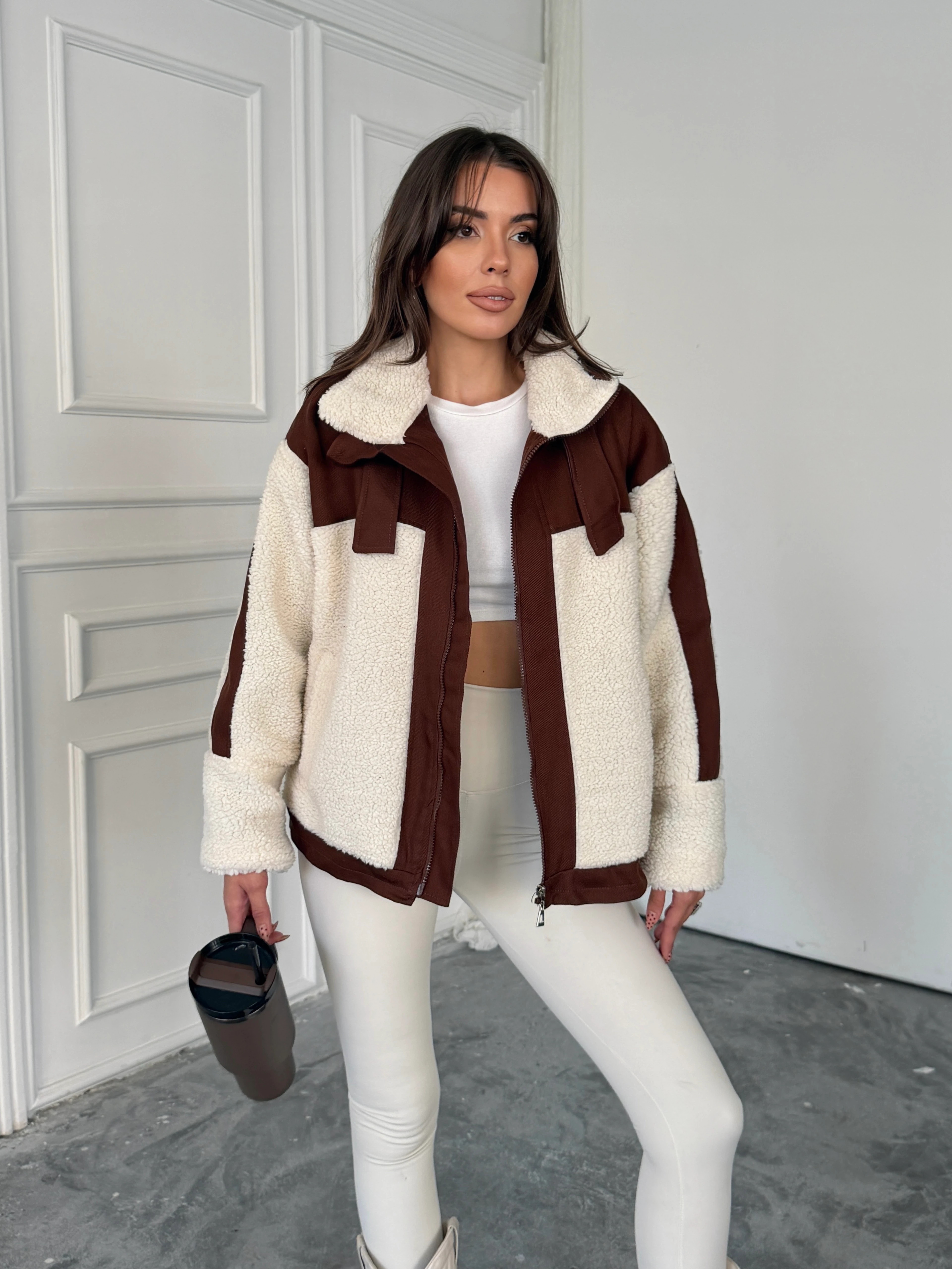 Boynu Kemer Detay Peluş Mont - Kahve