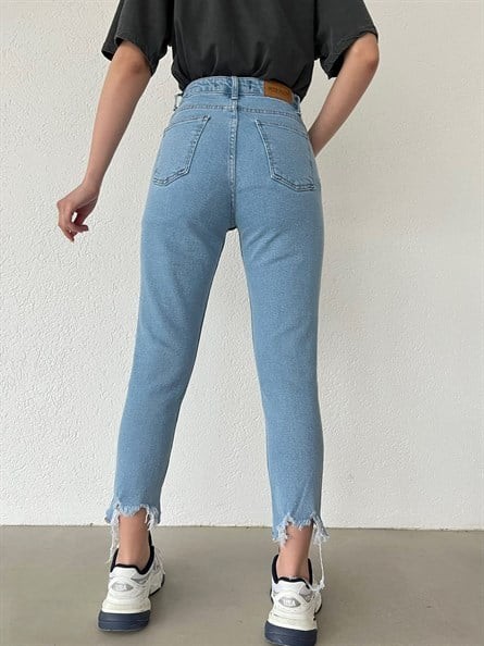 Yırtık Detay Paça Püskül Mom Jean Açık Mavi