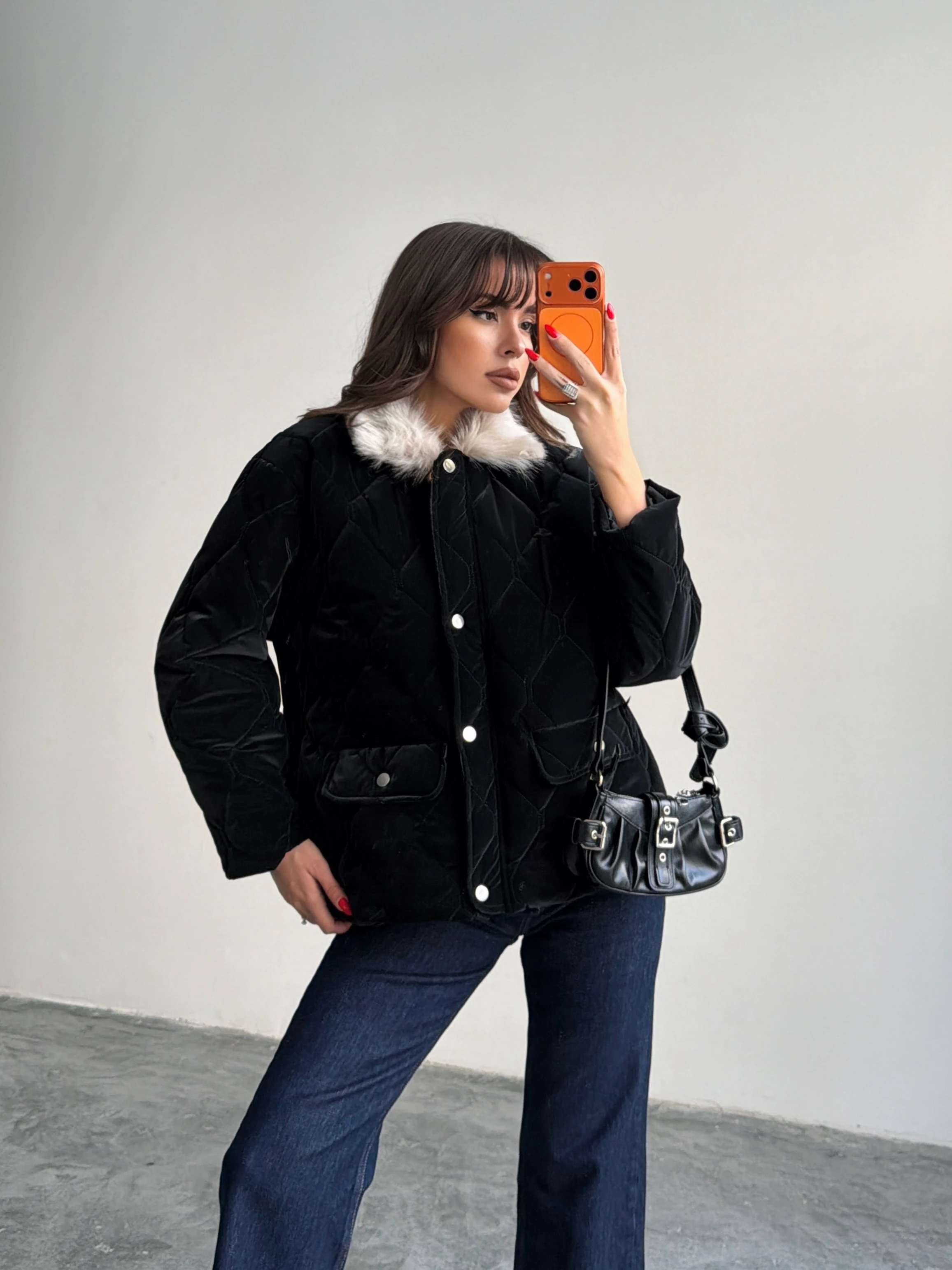 Kapitone Kürk Detay Mont  - Siyah