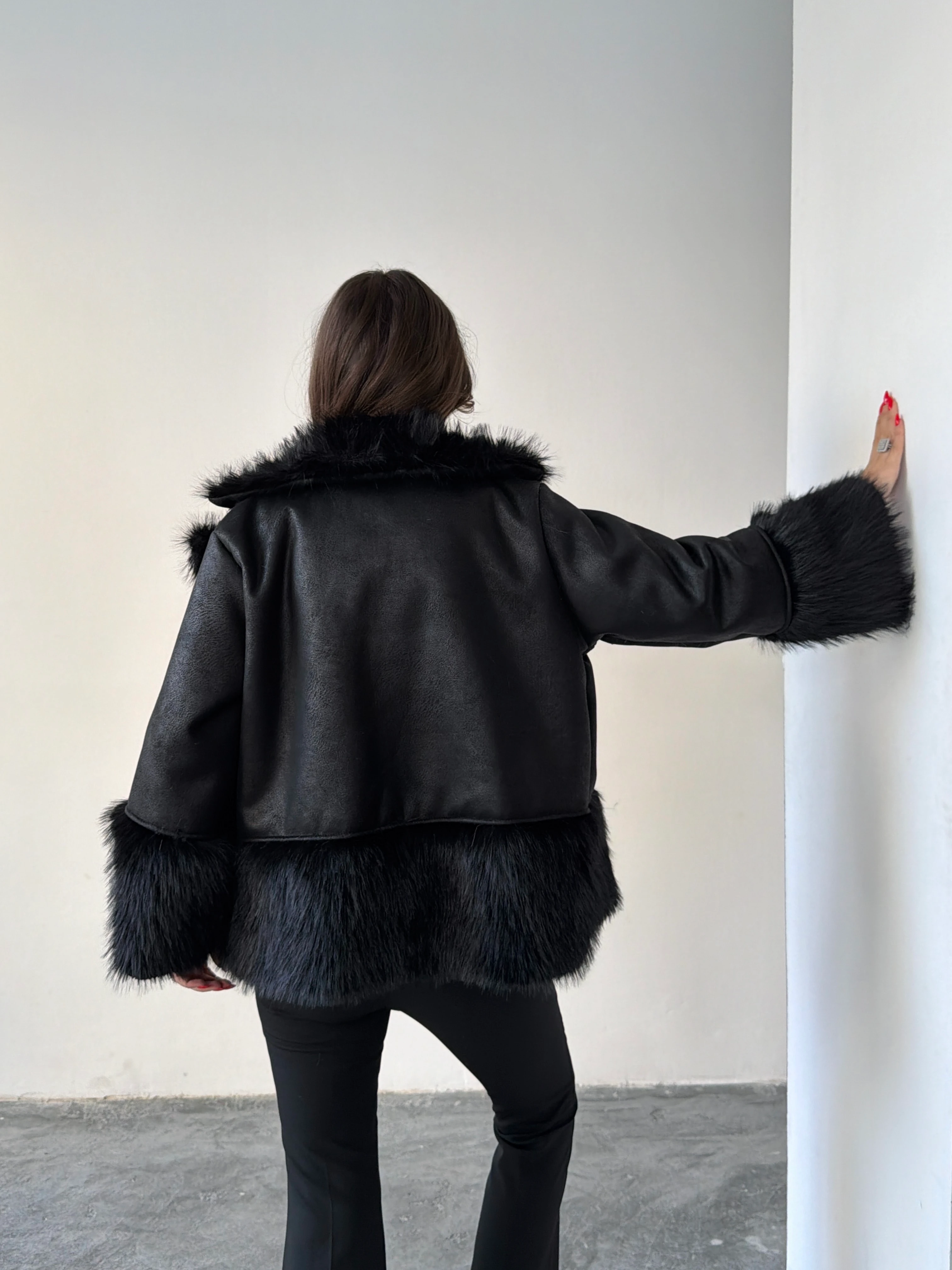 Kürklü Süet Kaban - Siyah