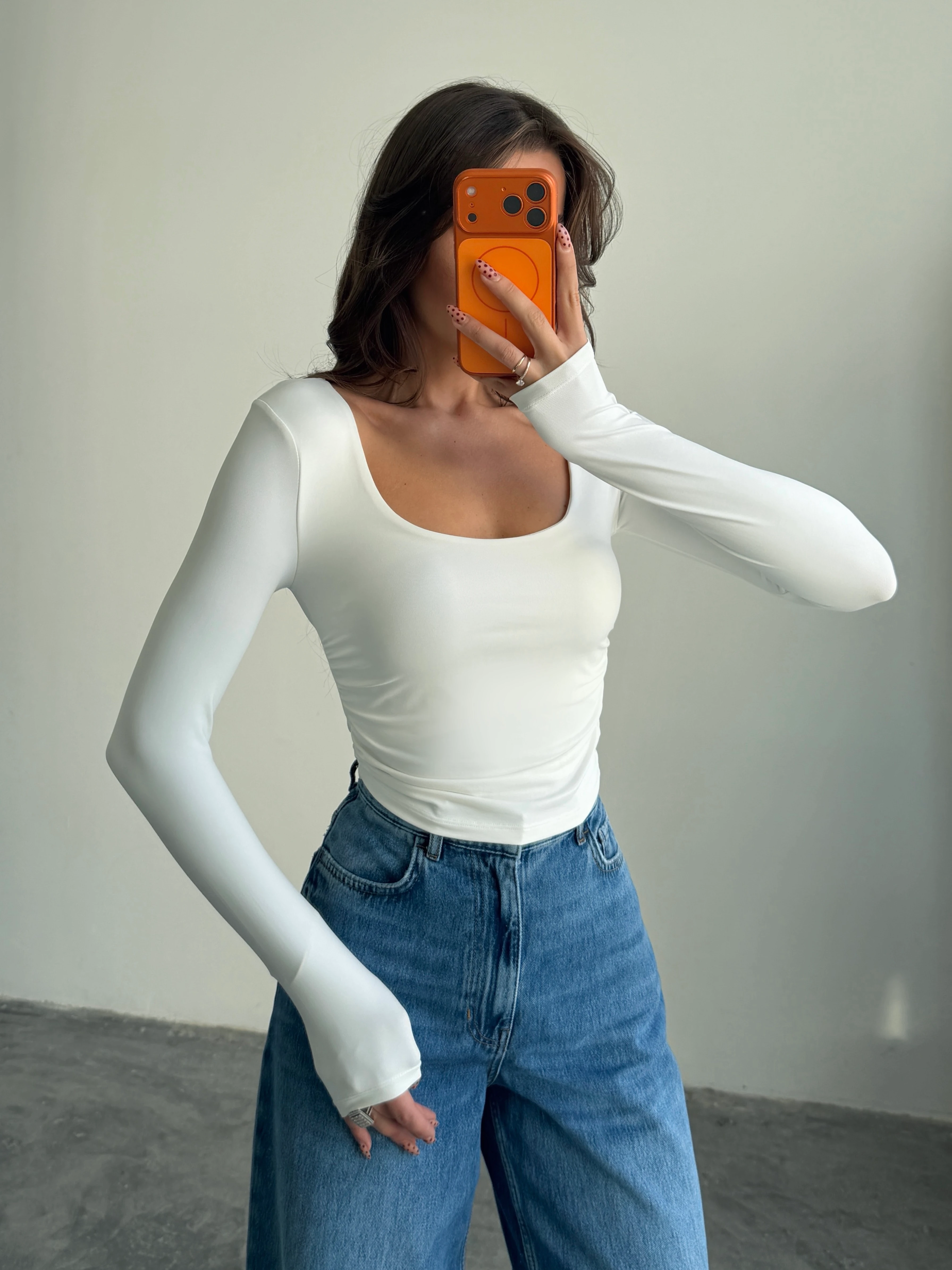 U Yaka Yan Büzgü Bluz - Beyaz