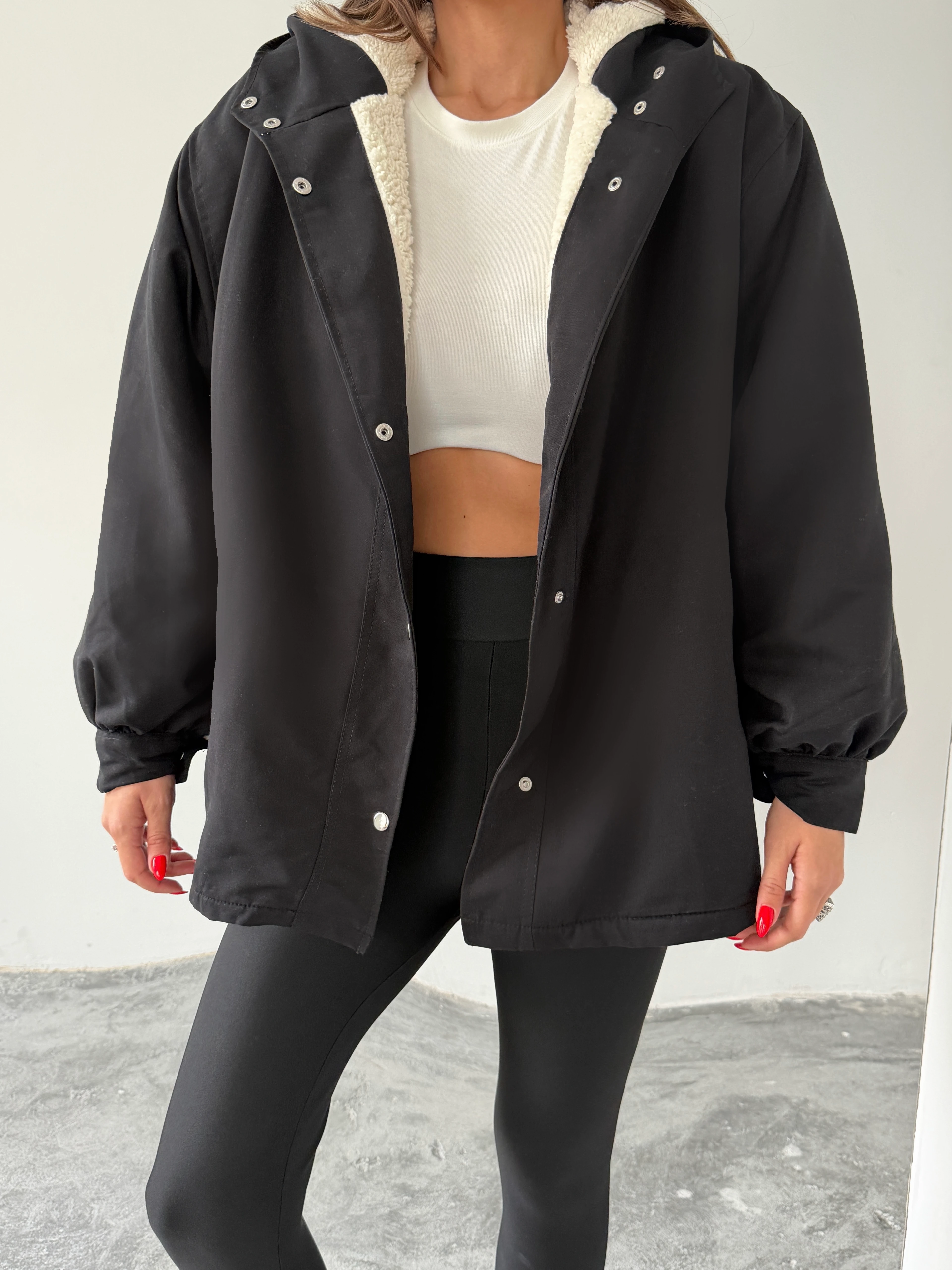 Kapüşonlu İçi Peluş Mont