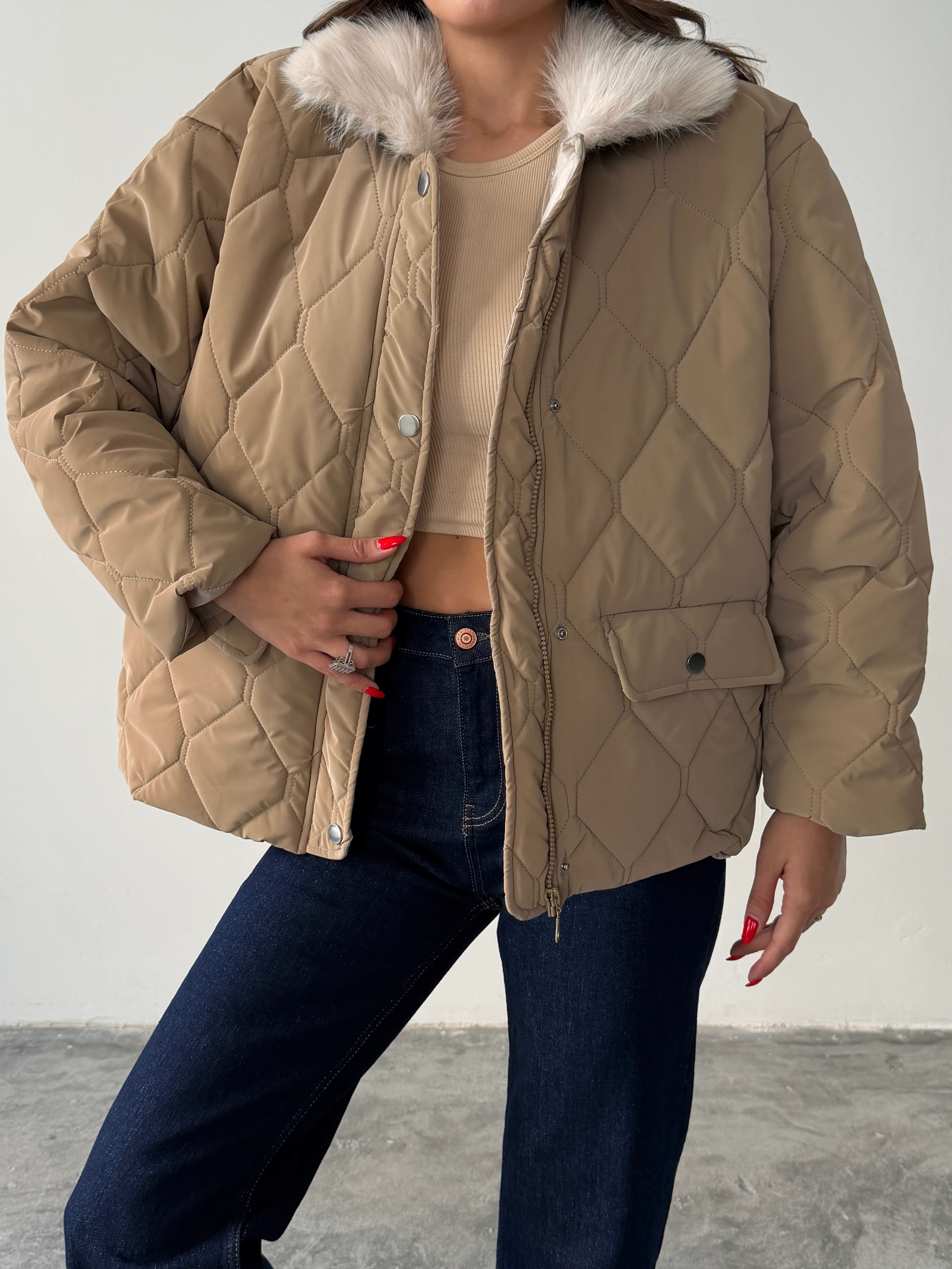 Kapitone Kürk Detay Mont  - Bej