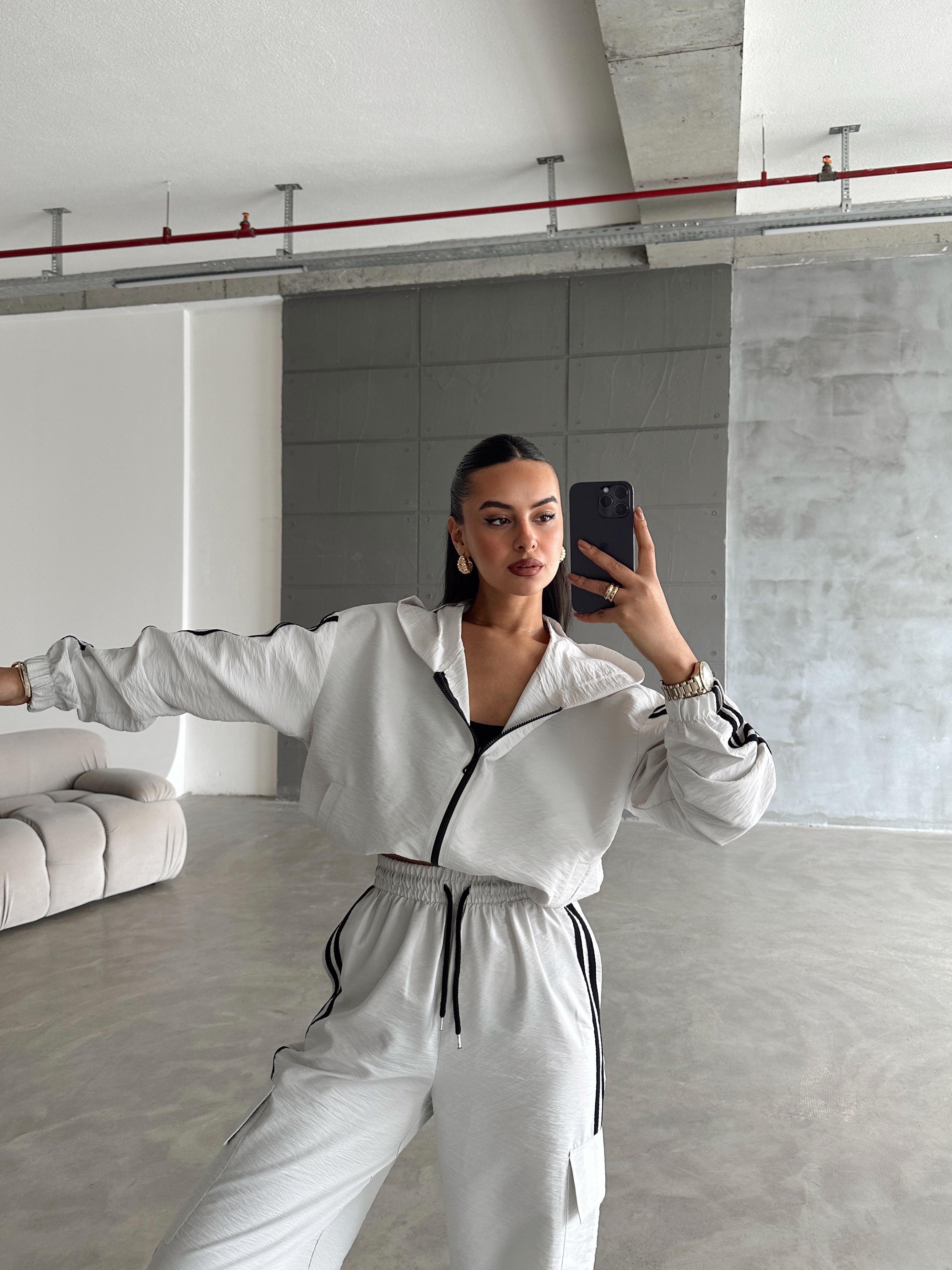 Paraşüt Kumaş Şerit Detaylı Eşofman Takımı - Beyaz