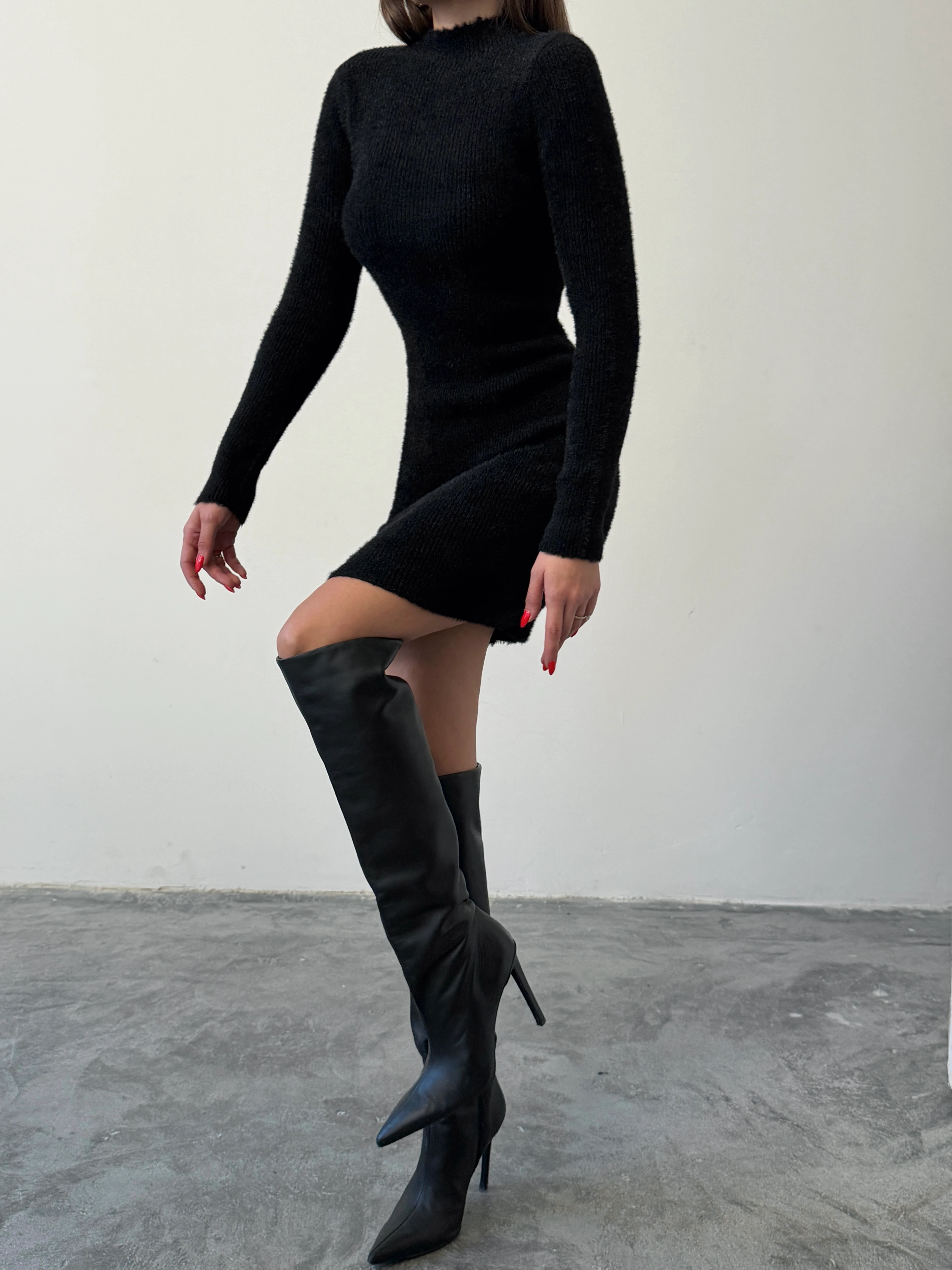 Dik Yaka Yumoş Elbise - Siyah