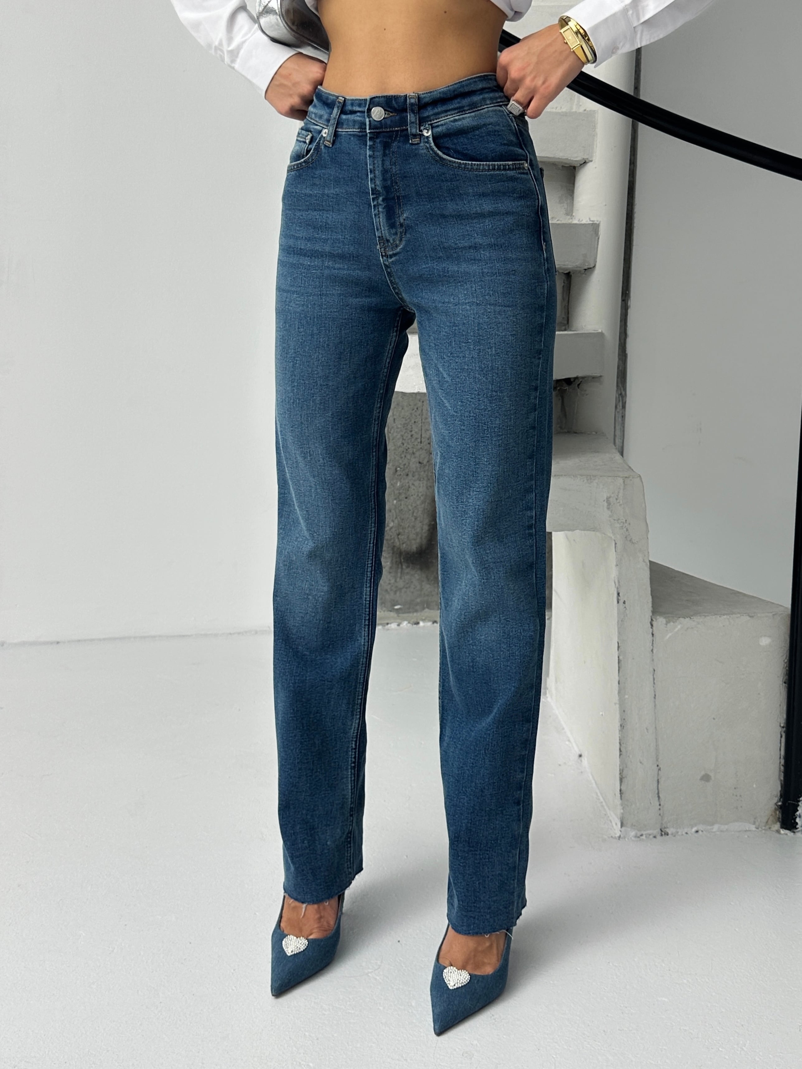Paça Kesik Likralı Straight Jean