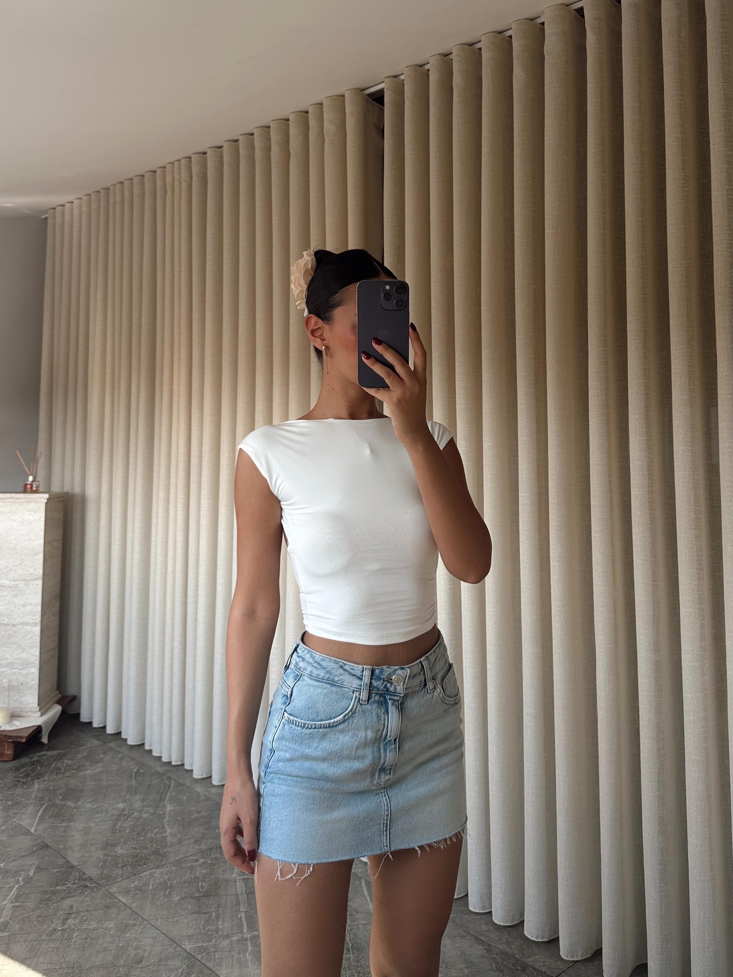 Sırt Açık Crop
