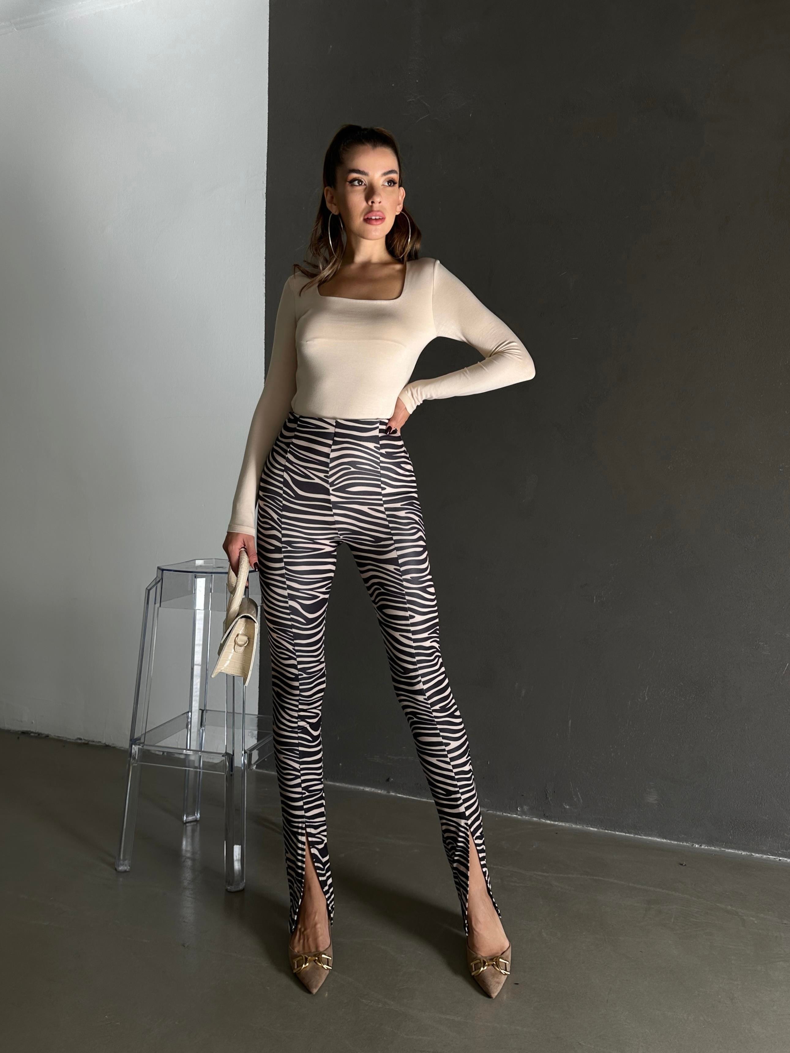 Paça Yırtmaç Detay Desenli Tayt Zebra
