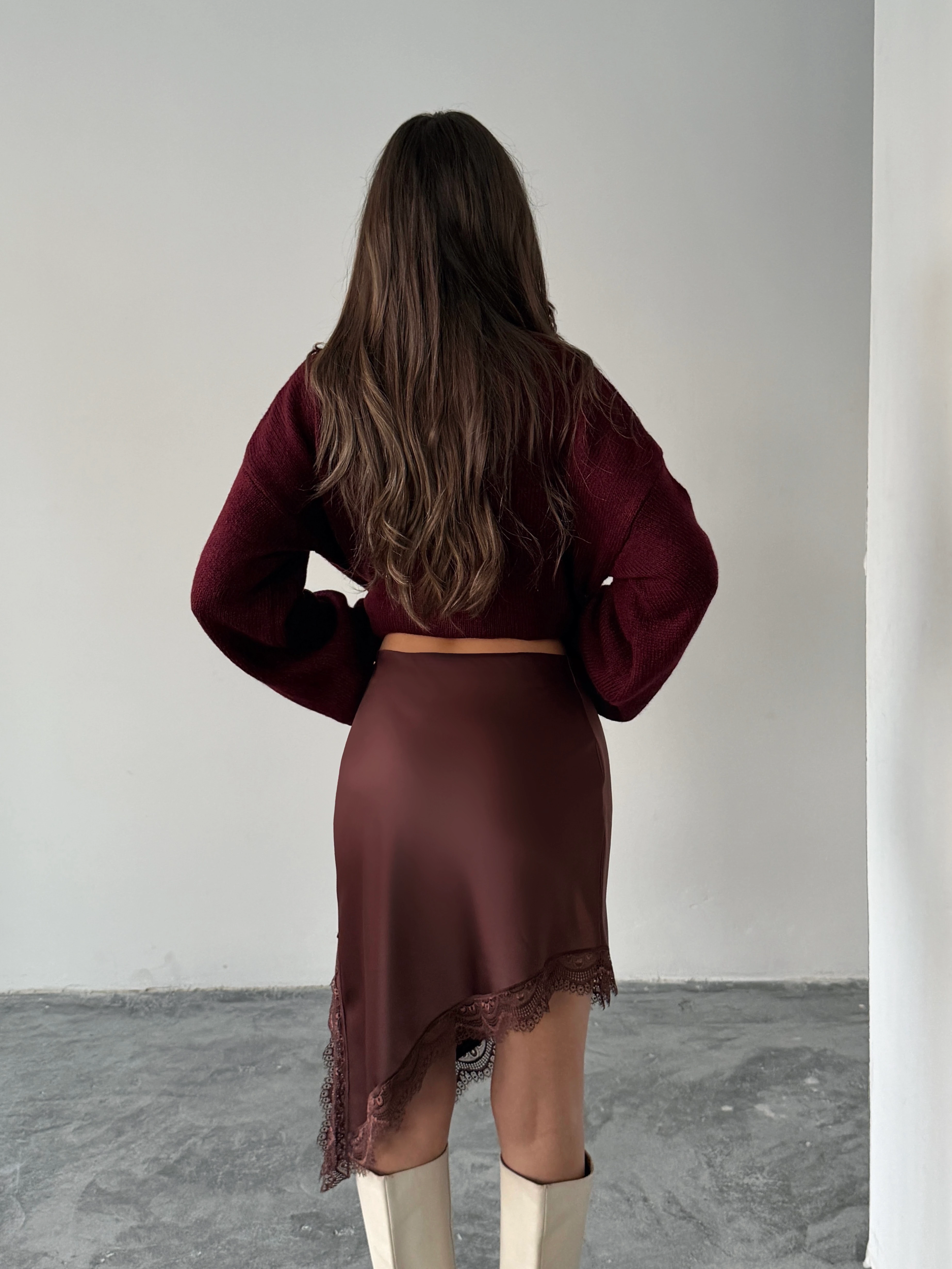 Asimetrik Detay Ucu Dantelli Etek