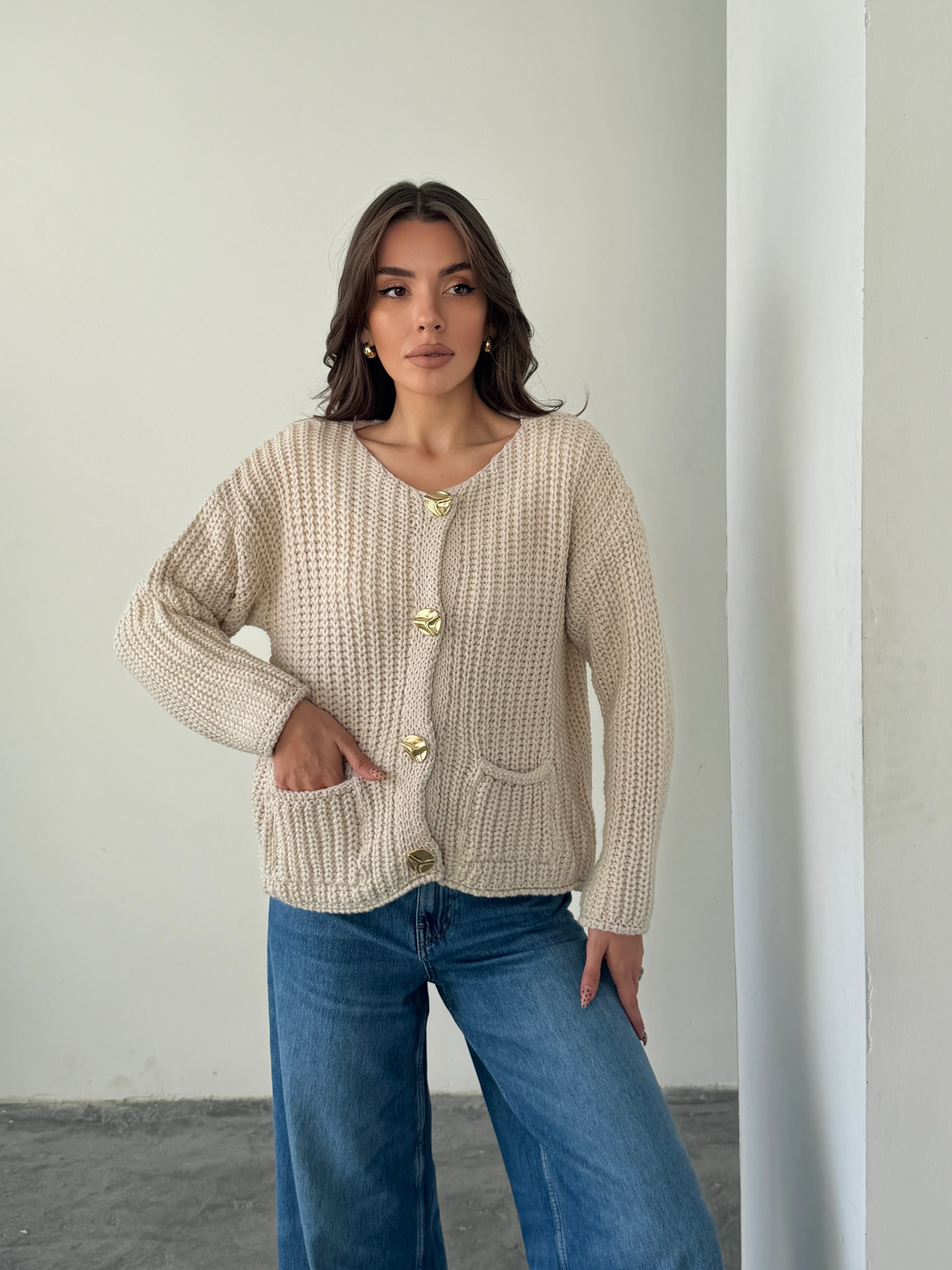 Gold Düğmeli Örme Hırka - Taş