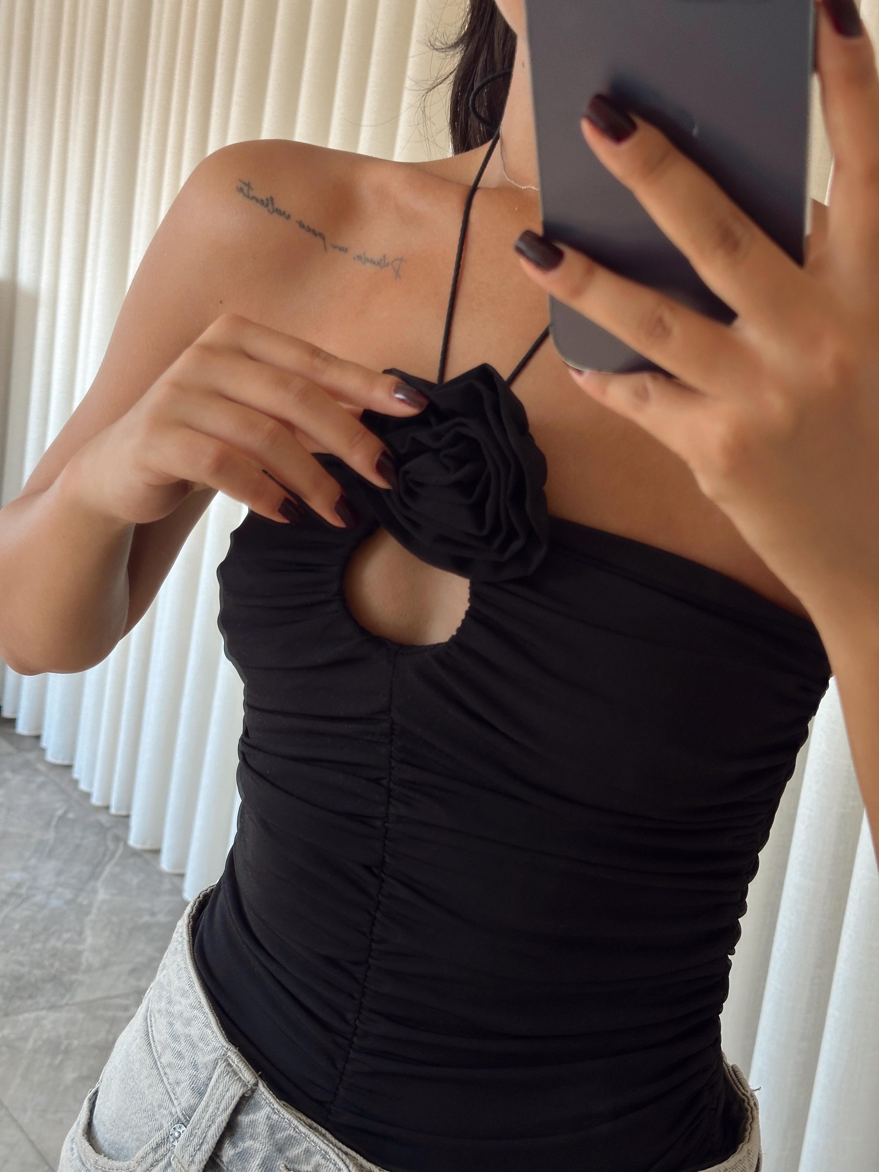 Milla Gül Detay Boyundan Bağlamalı Bodysuit Siyah