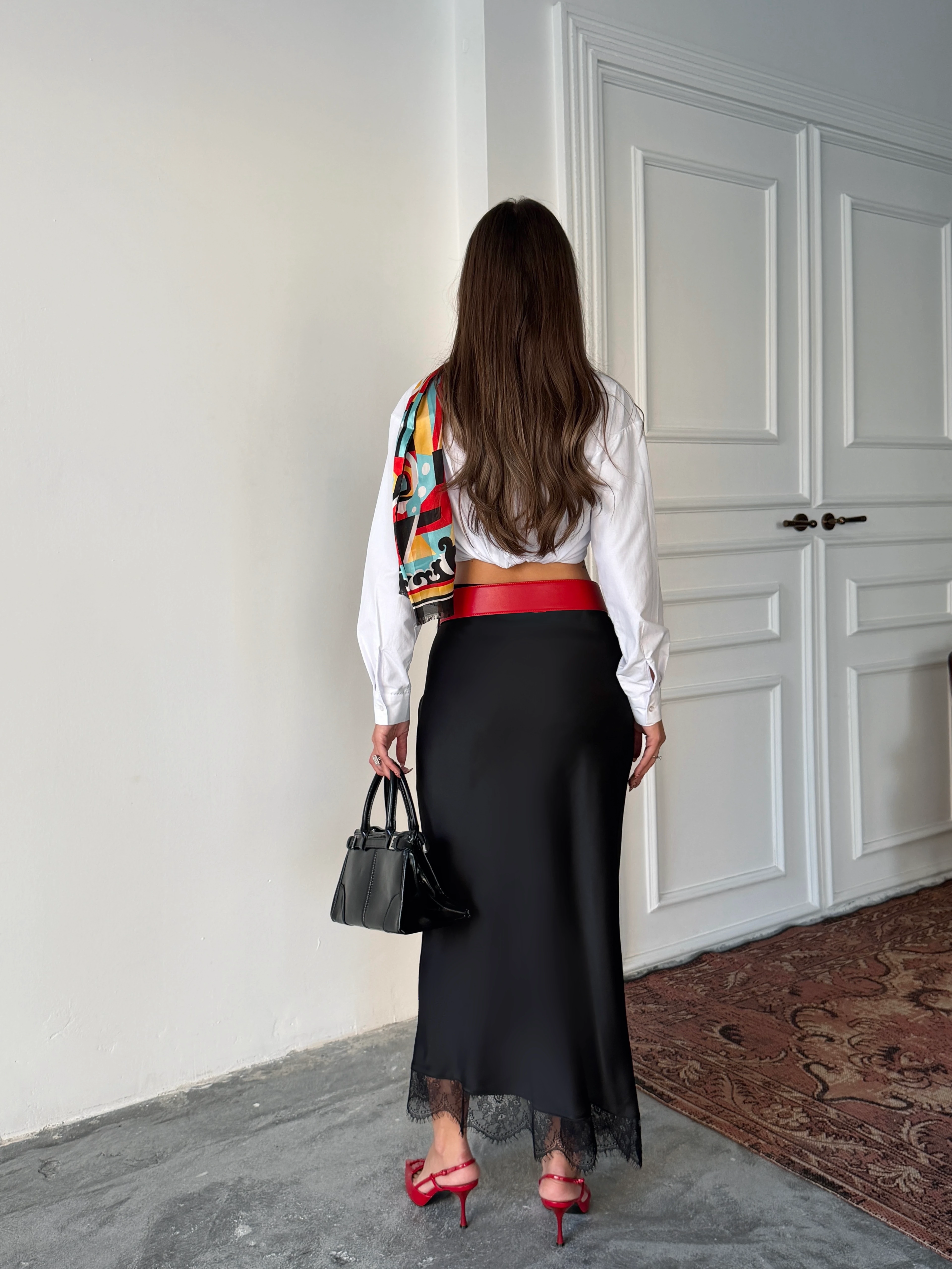 Altı Dantelli Saten Etek