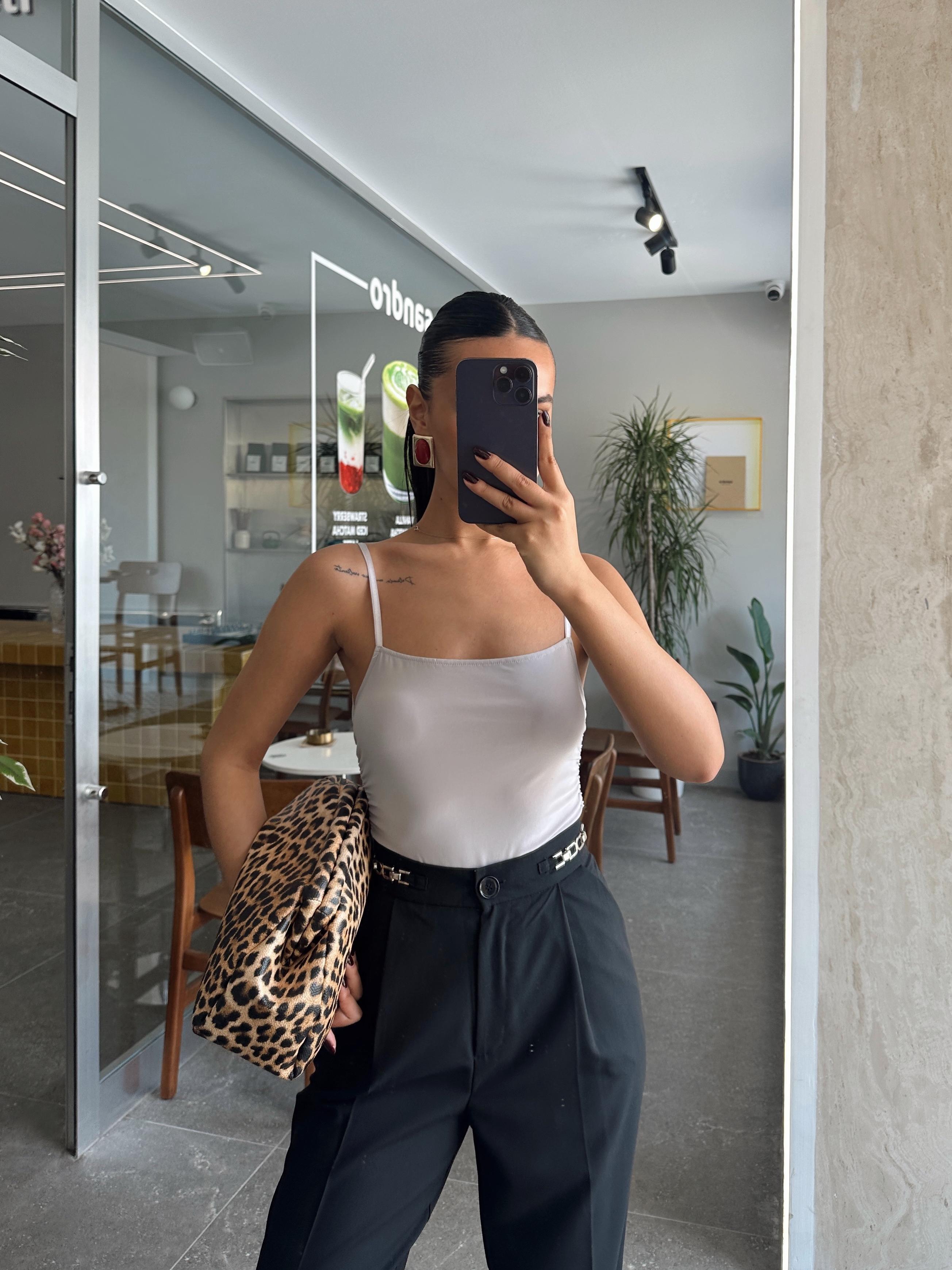 Yan Büzgülü Bodysuit Gri