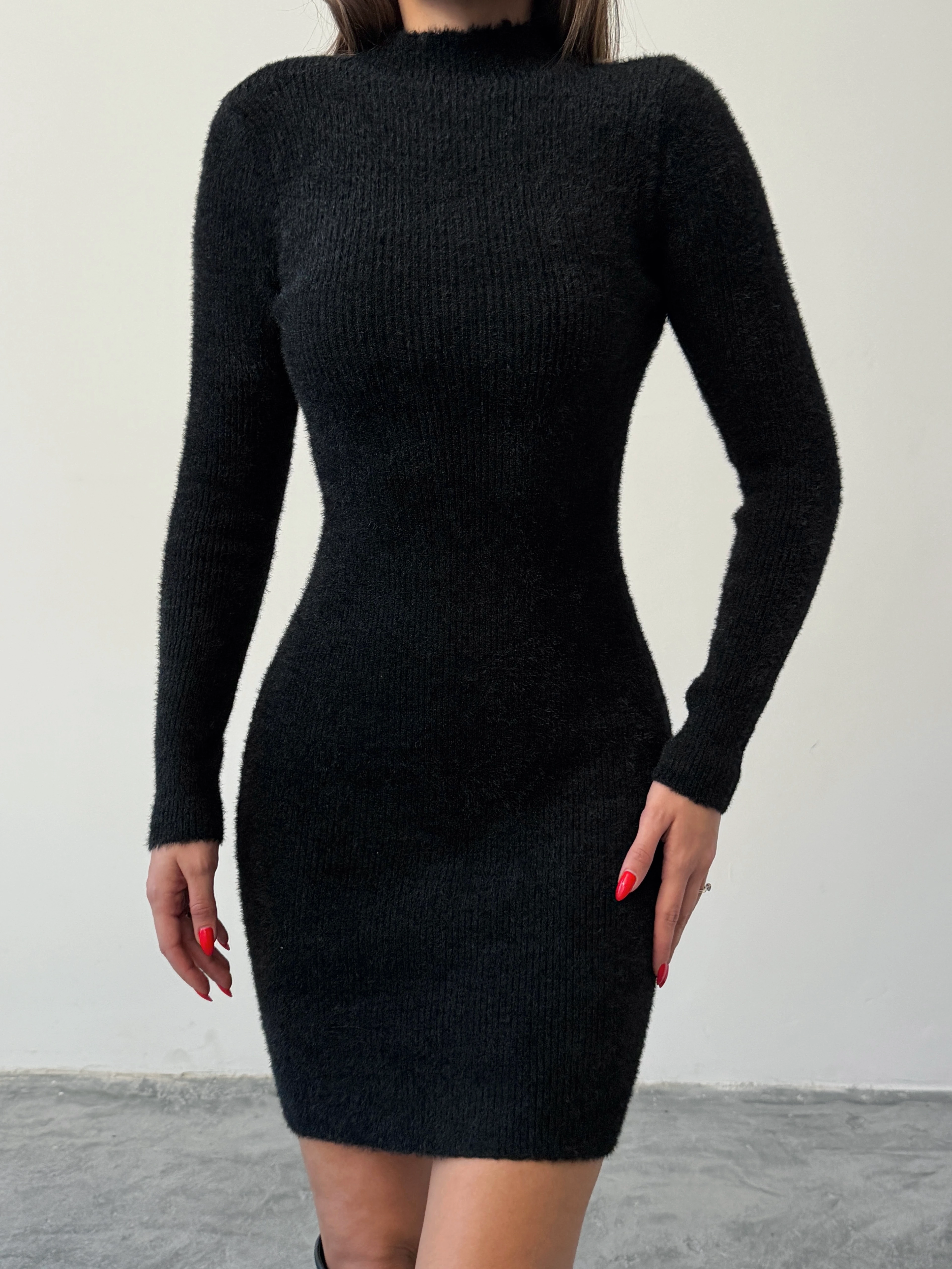 Dik Yaka Yumoş Elbise - Siyah