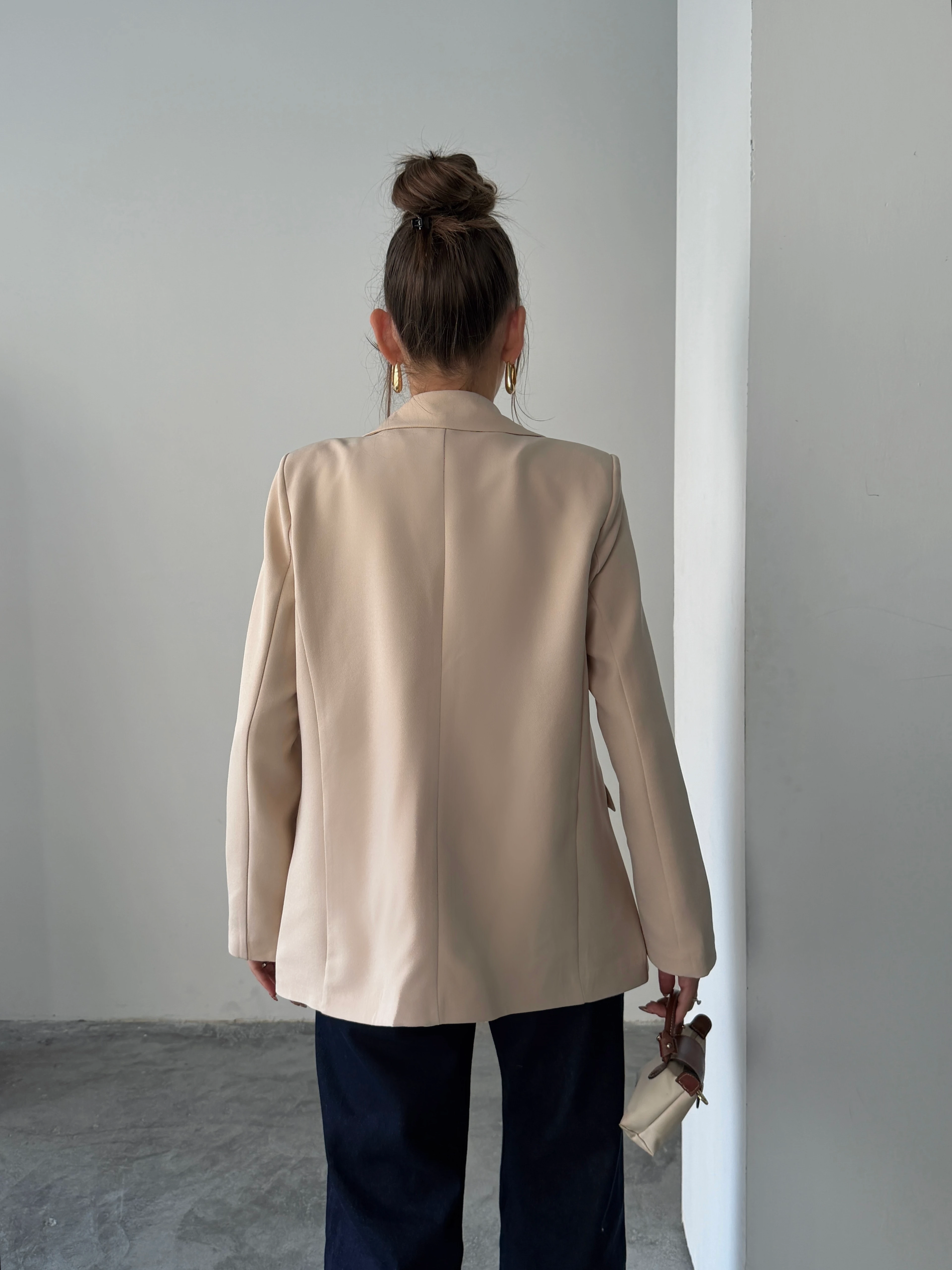 Astar Detaylı Kulplu Ceket 