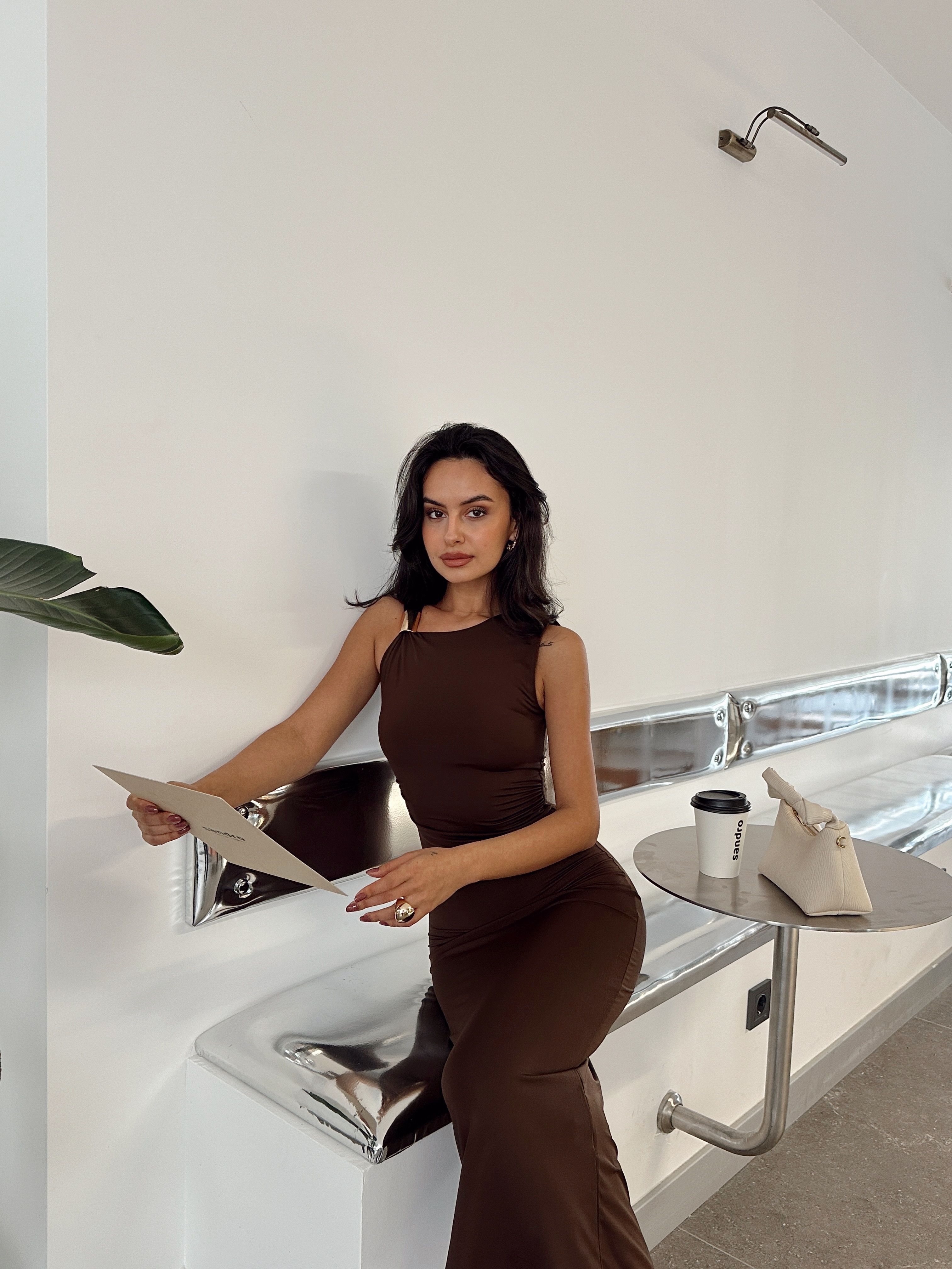 Omzu Toka Detaylı Sıfır Kol Elbise