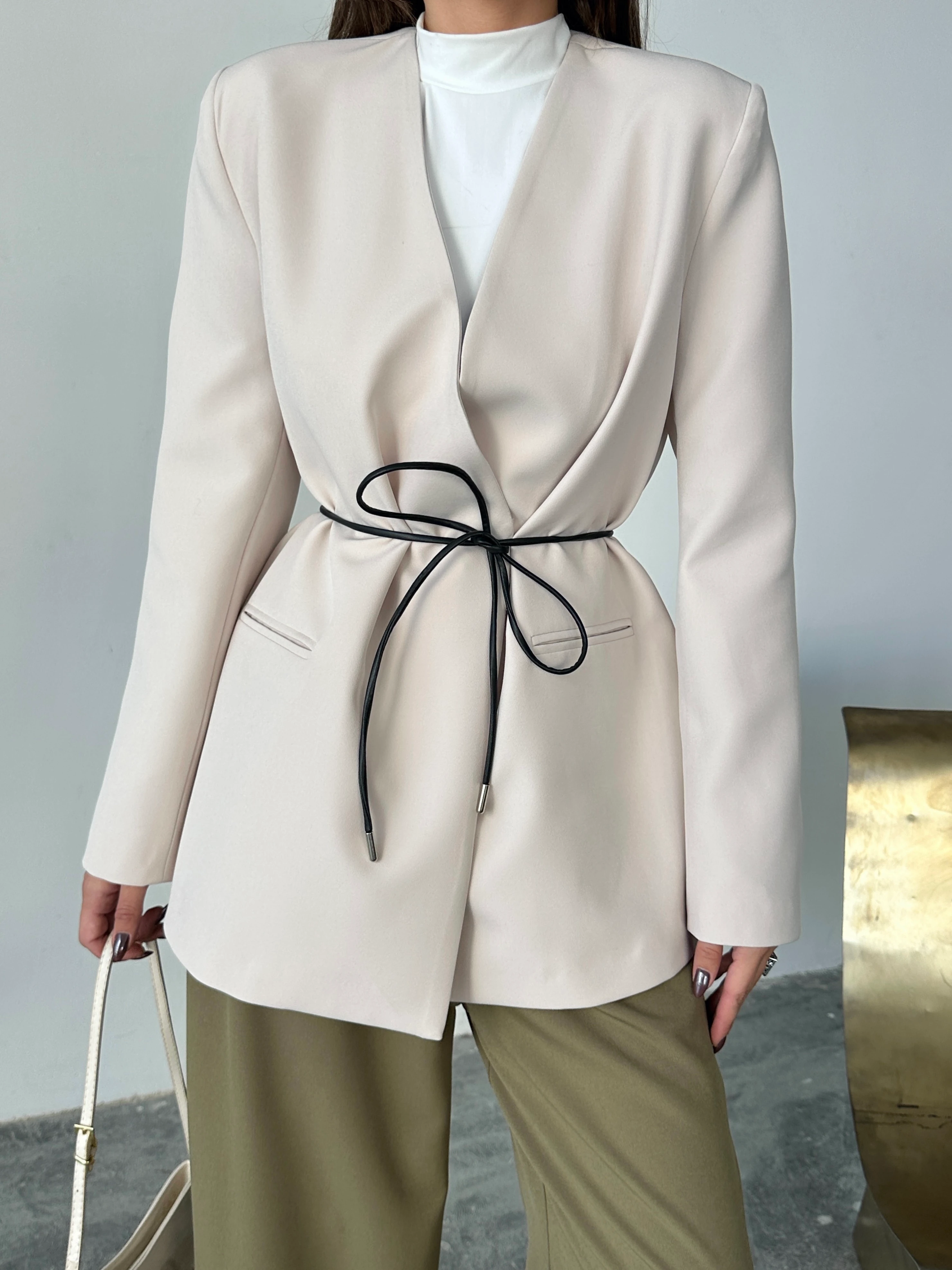 Deri Kemerli Blazer Ceket - Taş