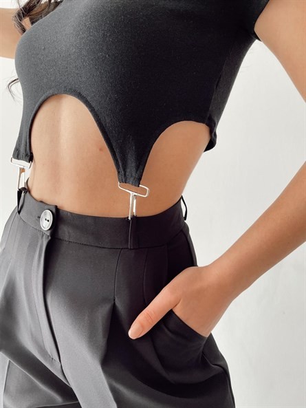 Metal Detay Croptop Siyah
