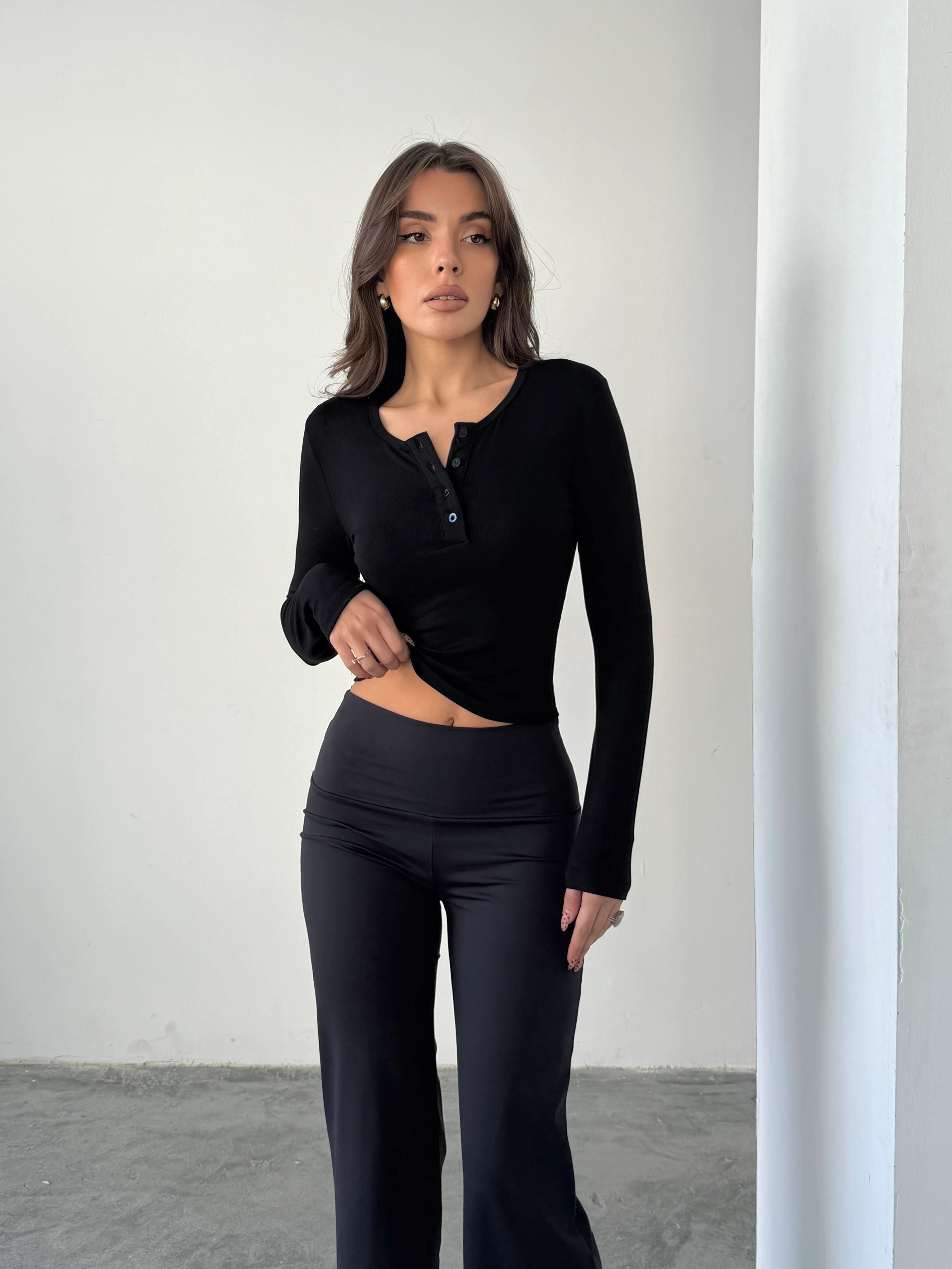 Yarım Düğmeli Bluz - Siyah