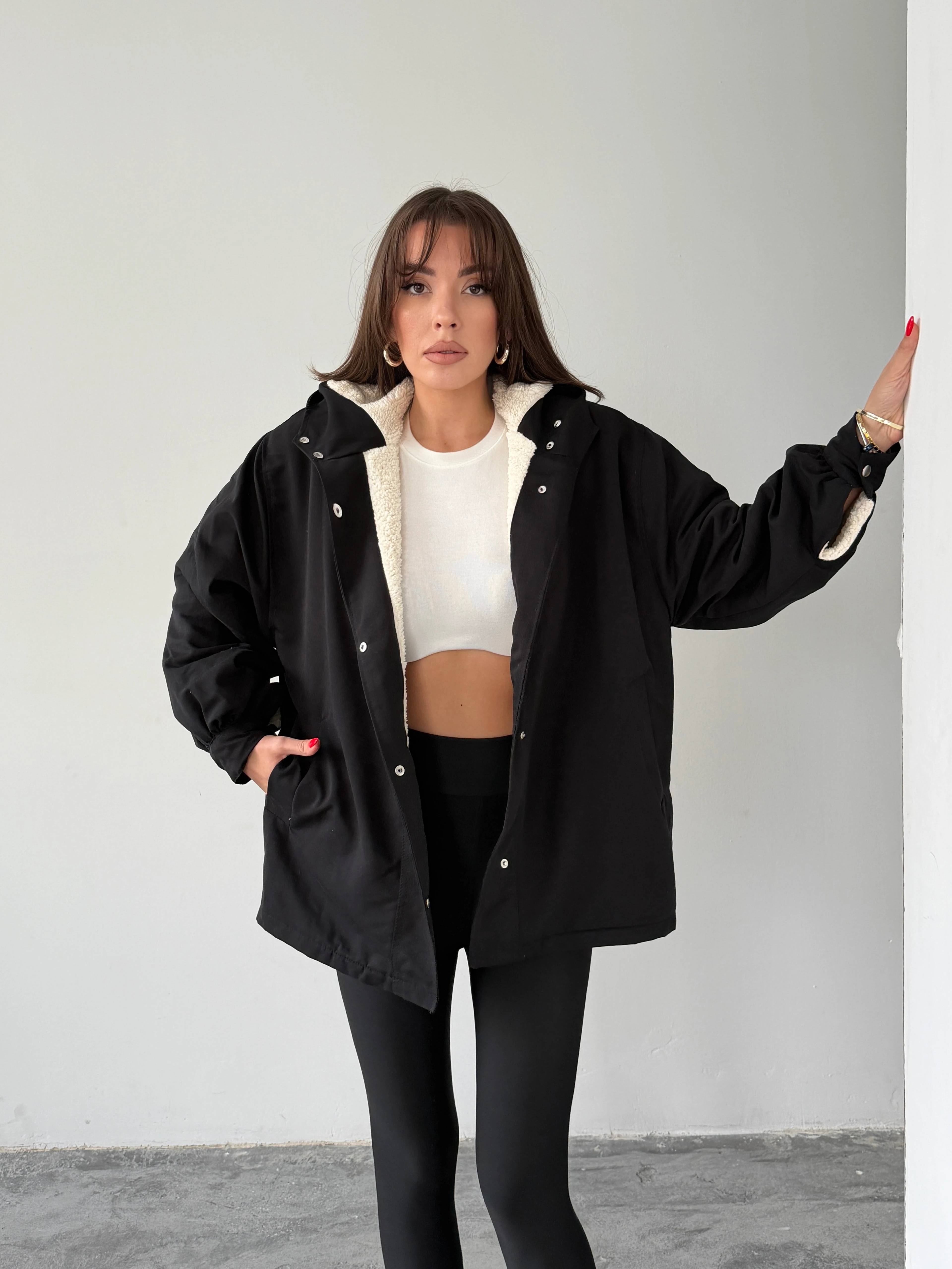 Kapüşonlu İçi Peluş Mont