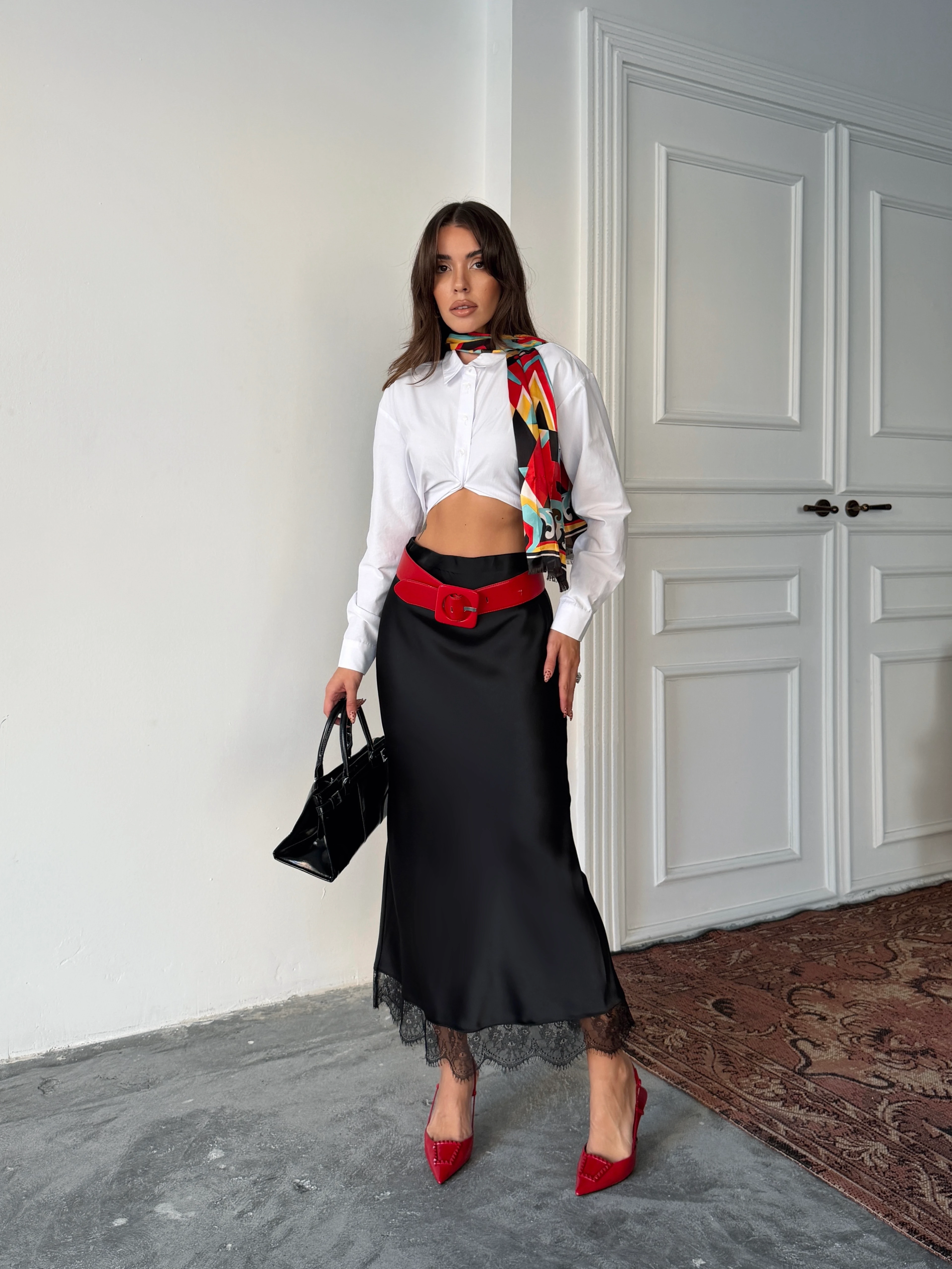 Altı Dantelli Saten Etek