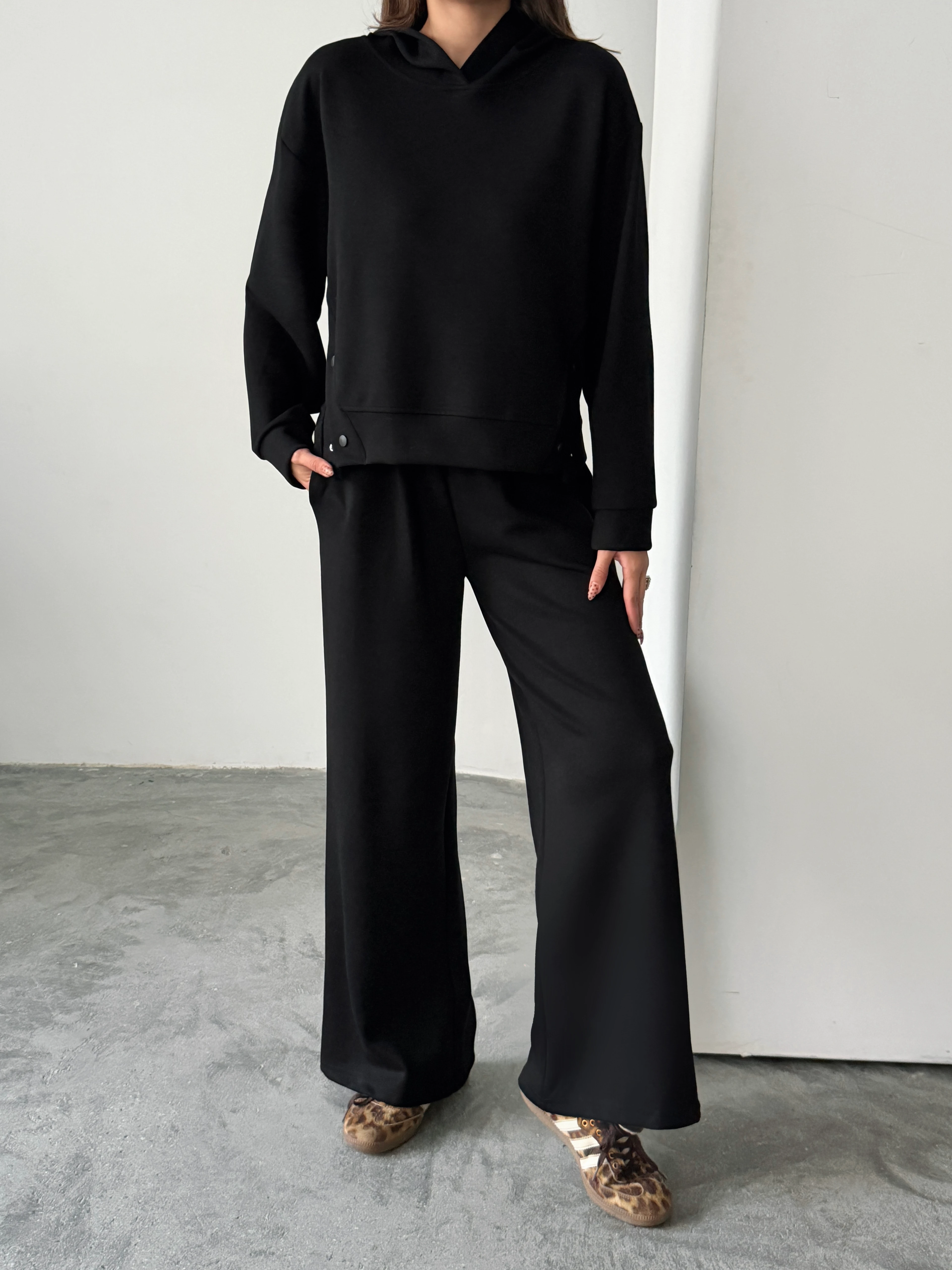 Çıt Çıt Detaylı Kapüşonlu Takım 