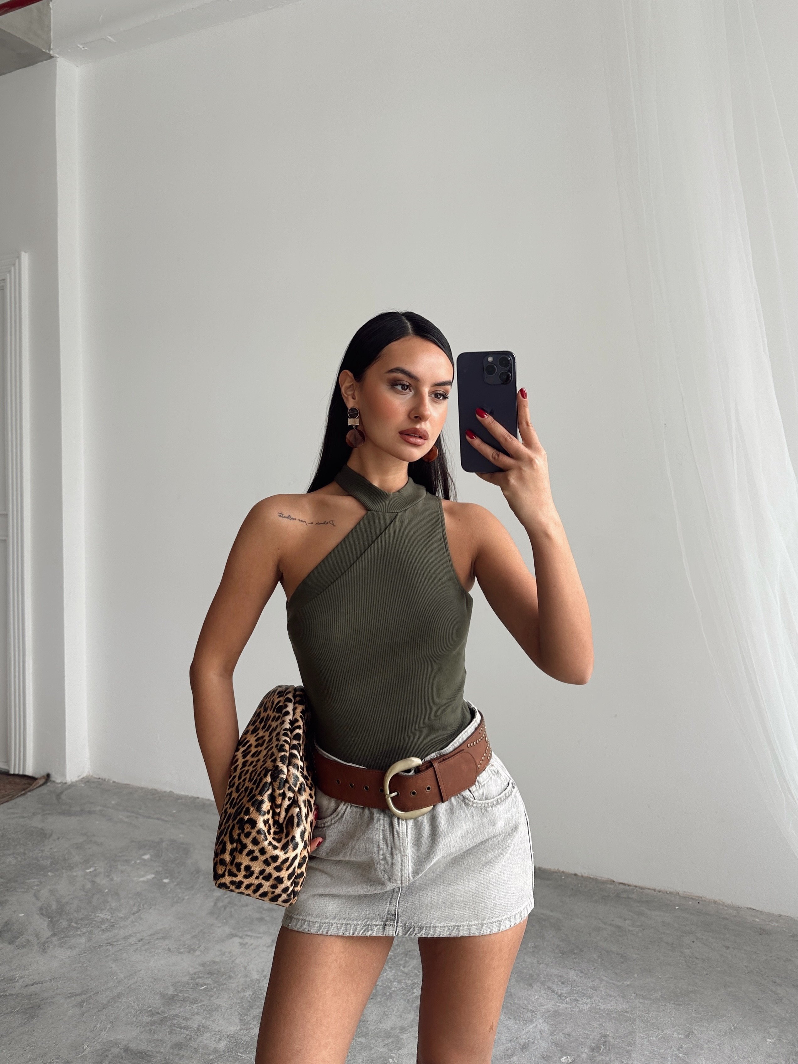 Zen Fitilli Asimetrik Bodysuit Haki Yeşil