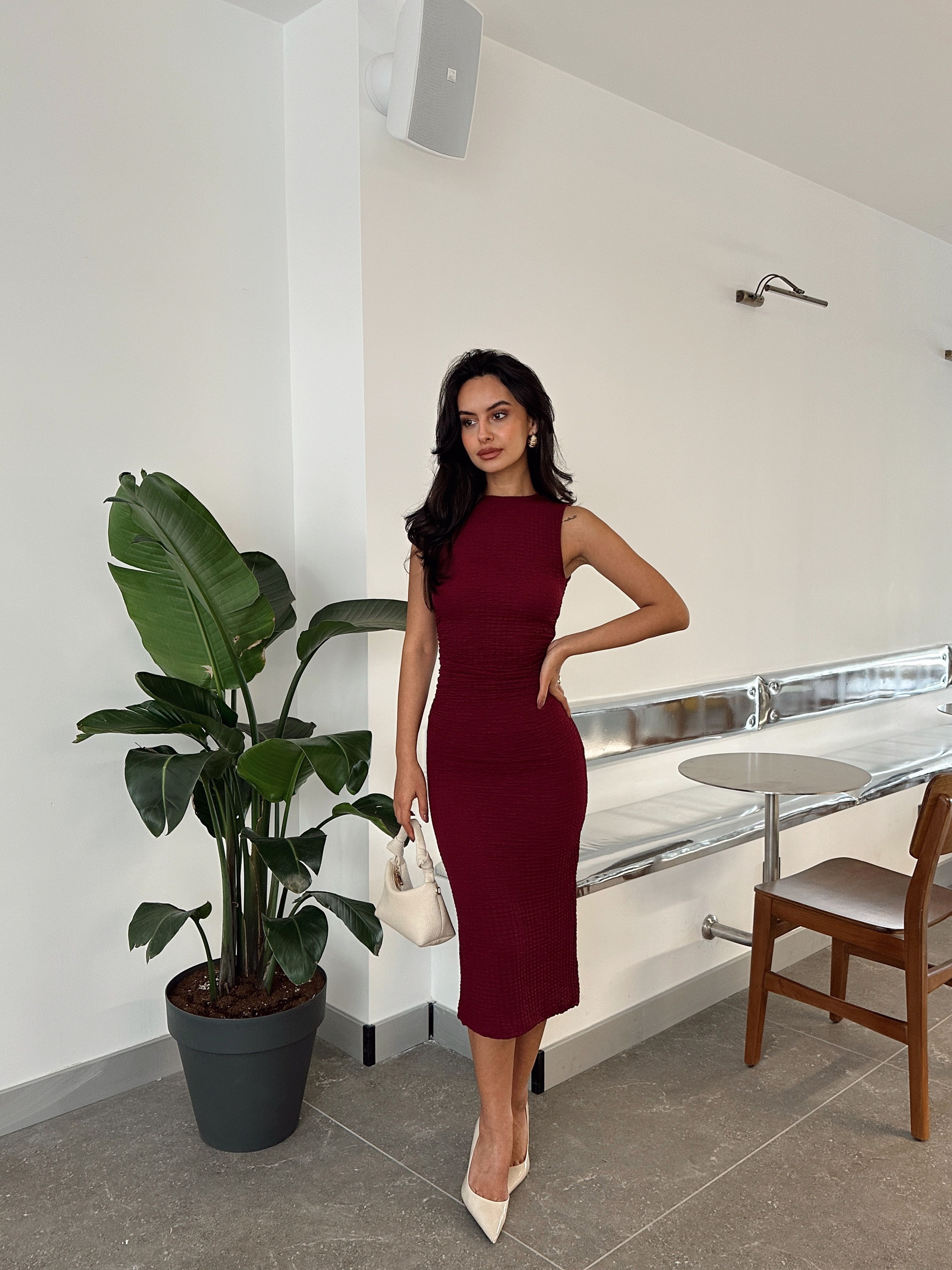 Arkası Yırtmaçlı Gofre Elbise - Bordo