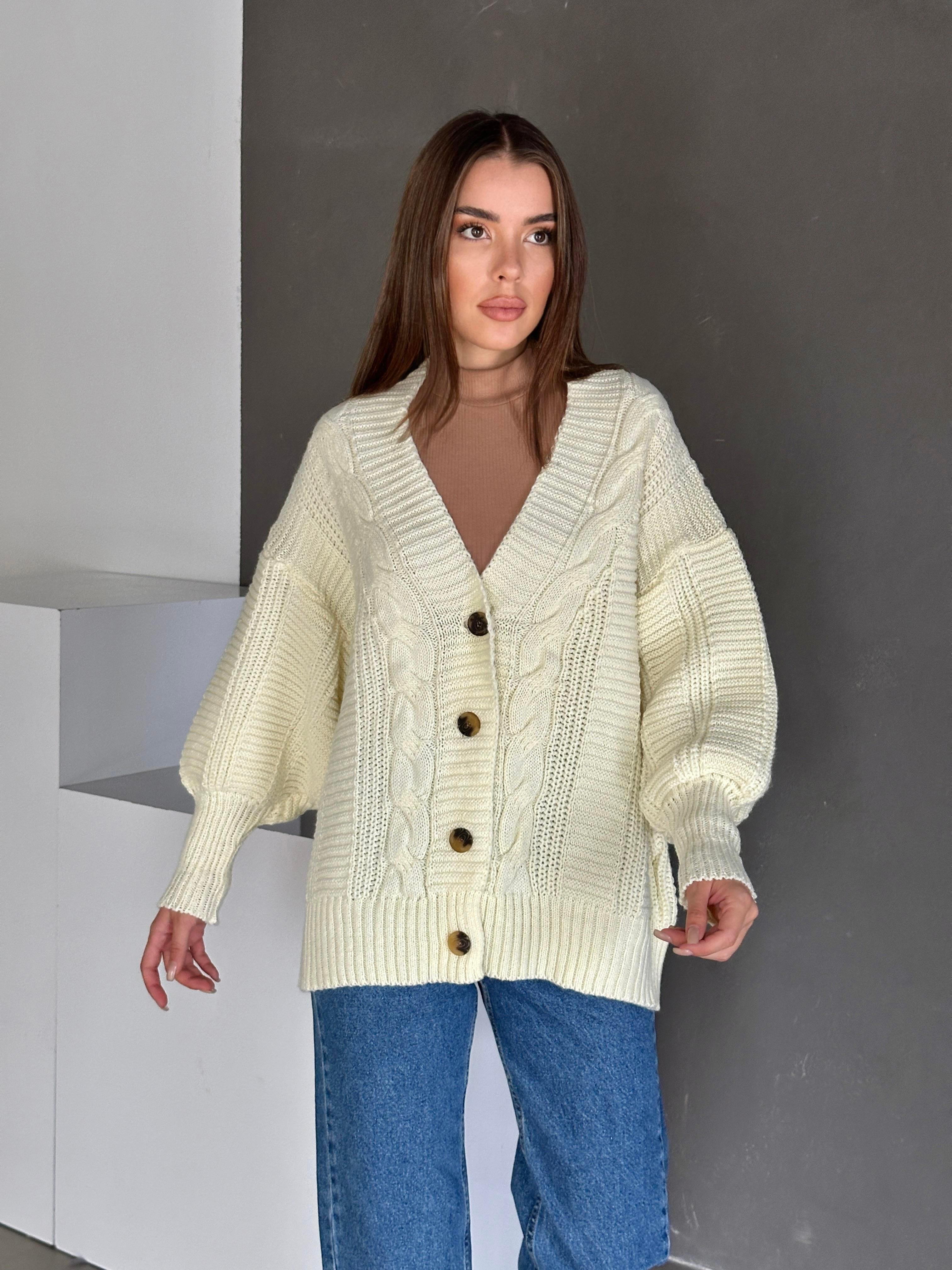 Düğmeli Oversize Örgü Hırka Krem