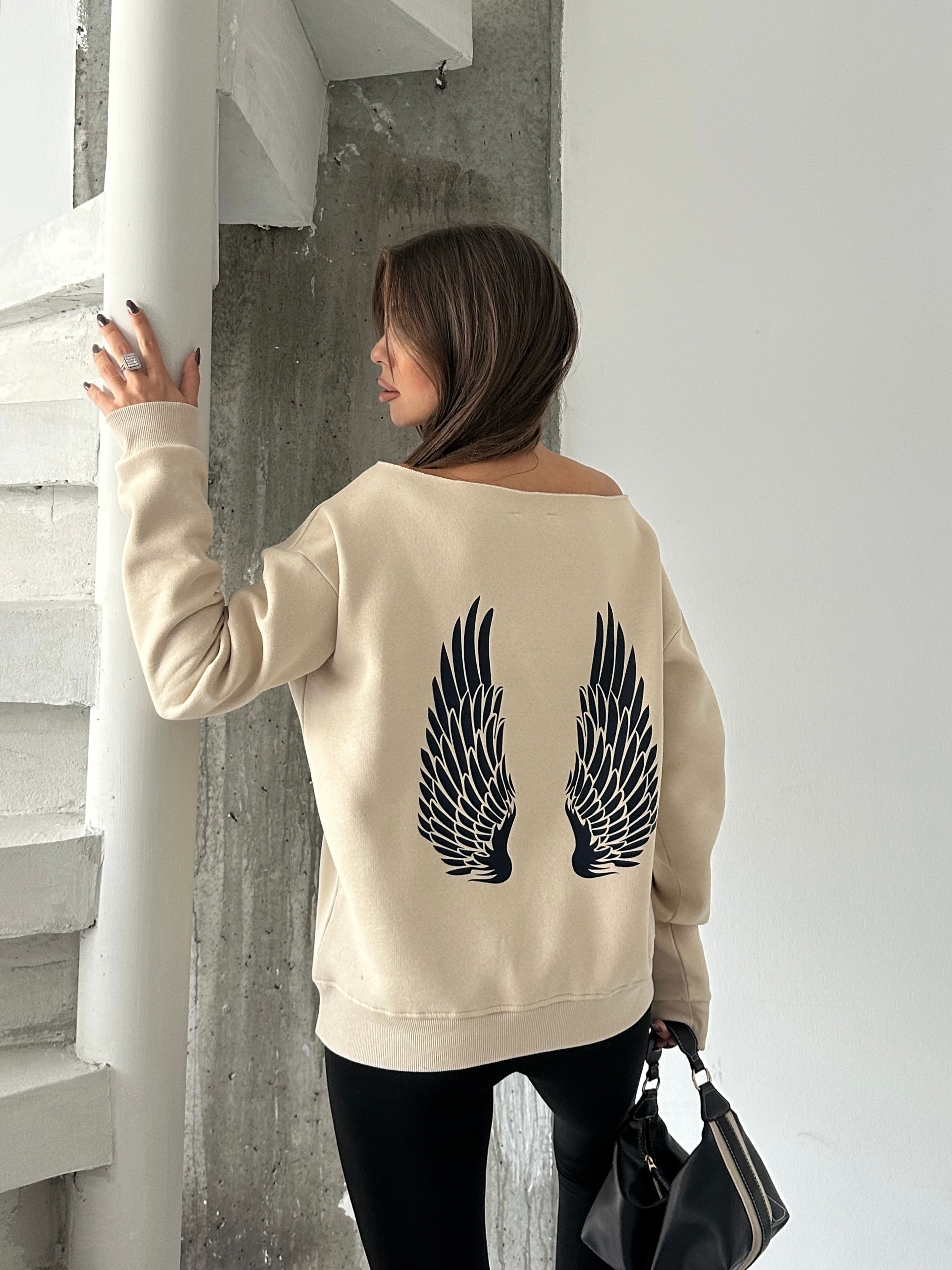 Angel Nakışlı Kayık Yaka Sweat - Vizon