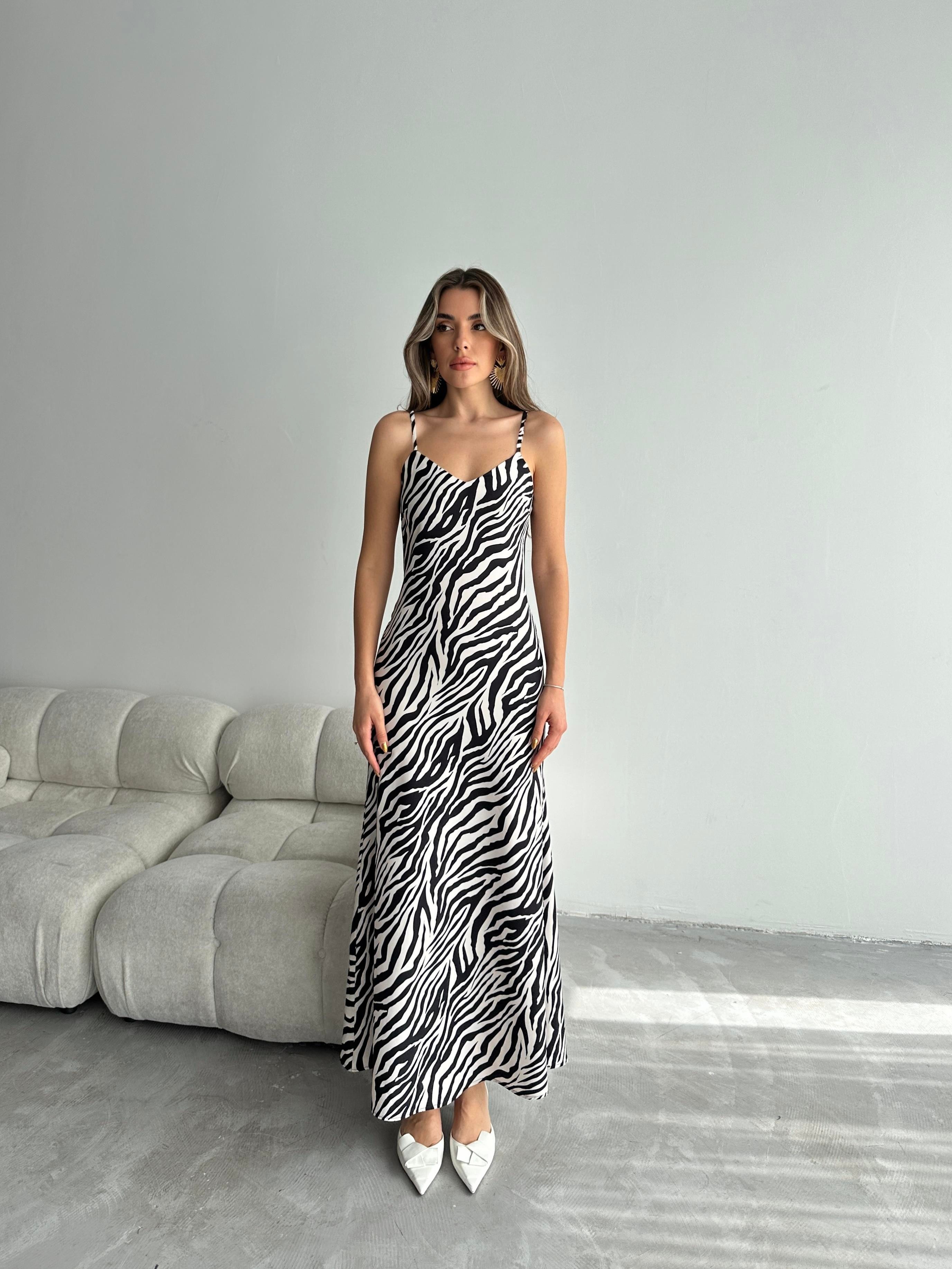Luis Desenli Elbise Zebra